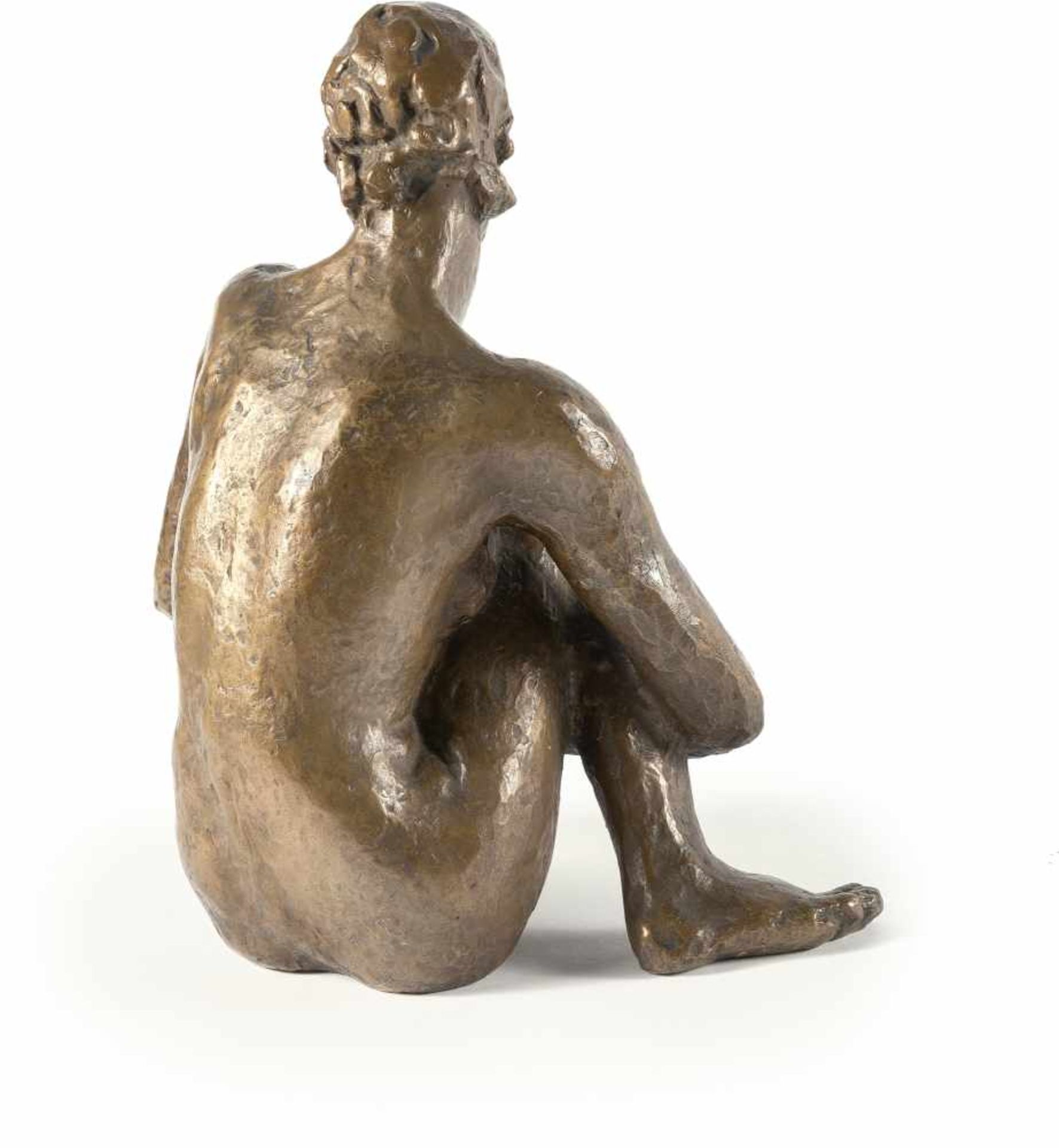 Georg KolbeSitzendeBronze mit goldbrauner Patina. (1926-1940). Höhe ca. 28,5 cm. Einer von - Bild 5 aus 6