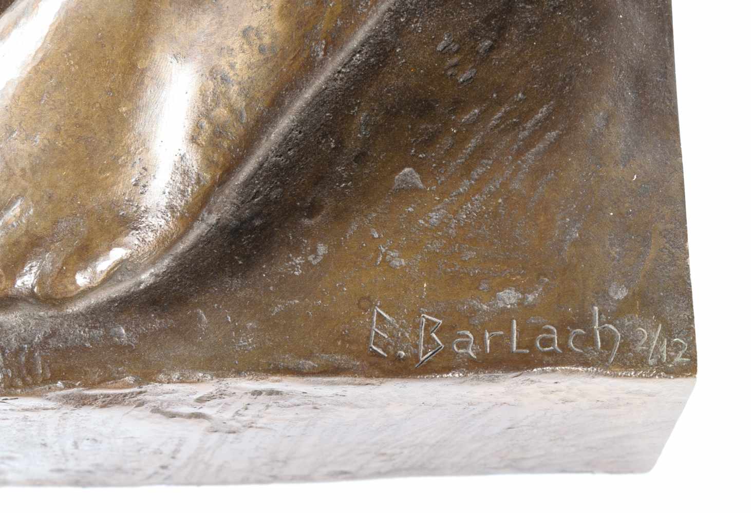 Ernst BarlachDie FlammeBronze mit goldbrauner Patina. (1934). Höhe ca. 113 cm. Eines von - Image 5 of 6