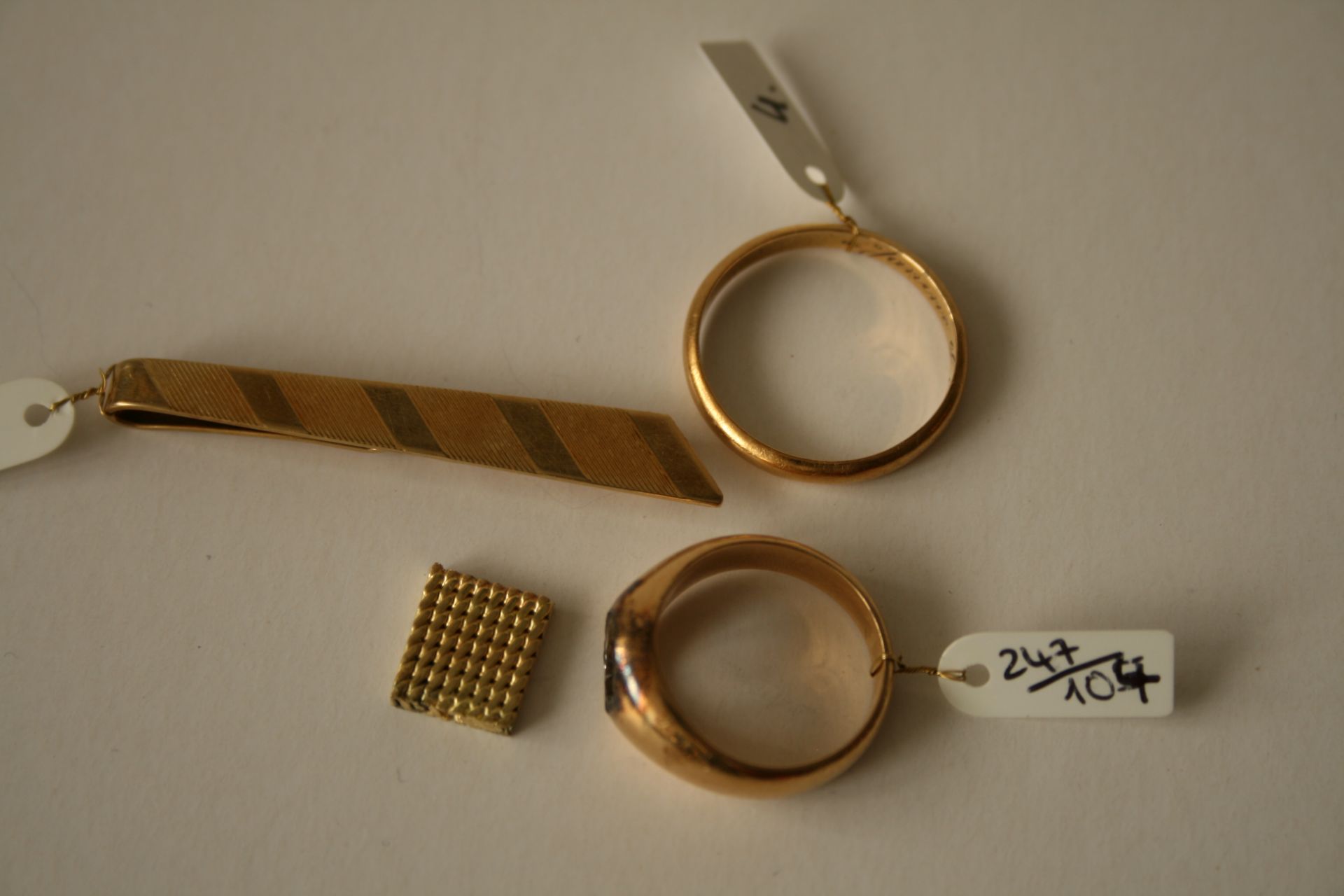 Maille d'un bracelet, or jaune 750 - Longueur: 11 mm, Largeur: 9 mm, Poids: 2,74 g + [...]