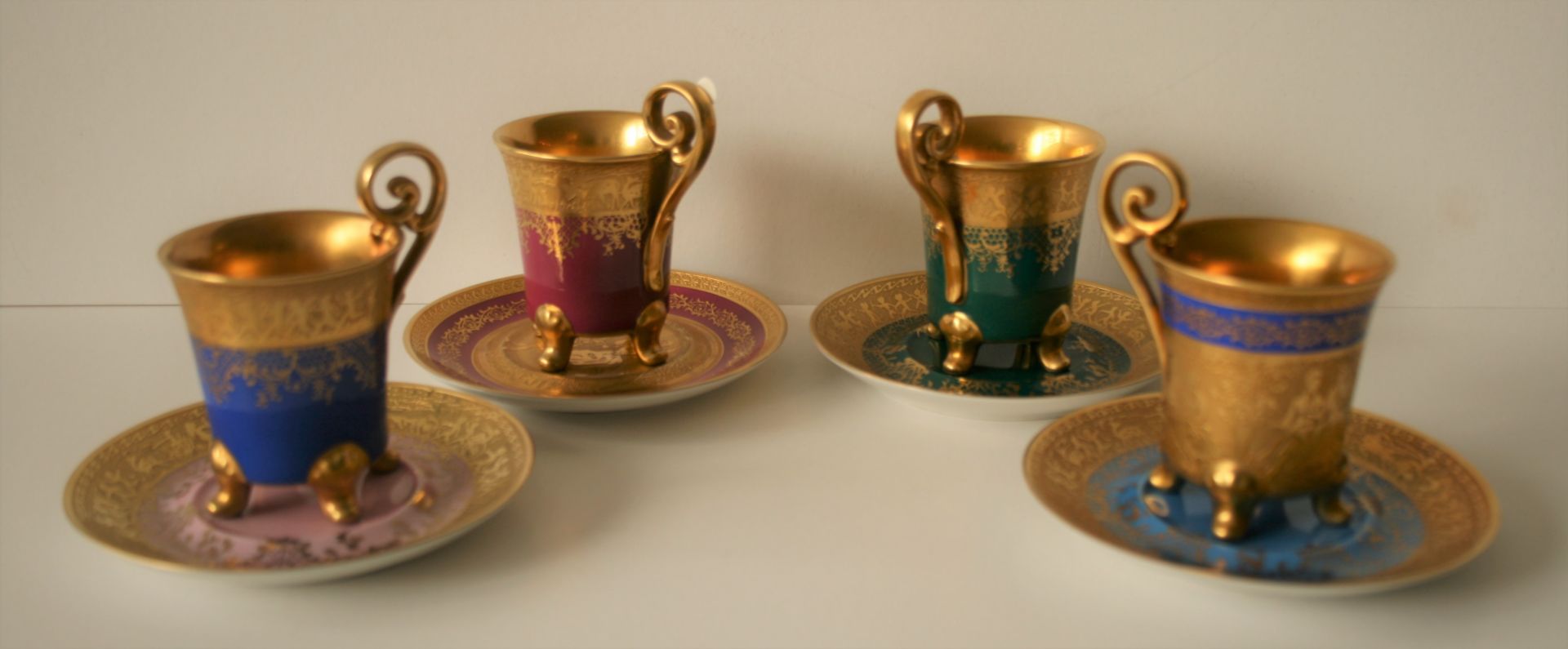 Service à moka en porcelaine DW KARLSBADER au riche décor doré : 12 tasses et [...]