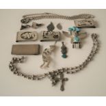 Ensemble de bijoux en argent, art populaire du Mexique et médailles religieuses - [...]