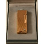 Briquet plaqué or 18ct de la célèbre maison de luxe DUNHILL, modèle 1461, parfait [...]