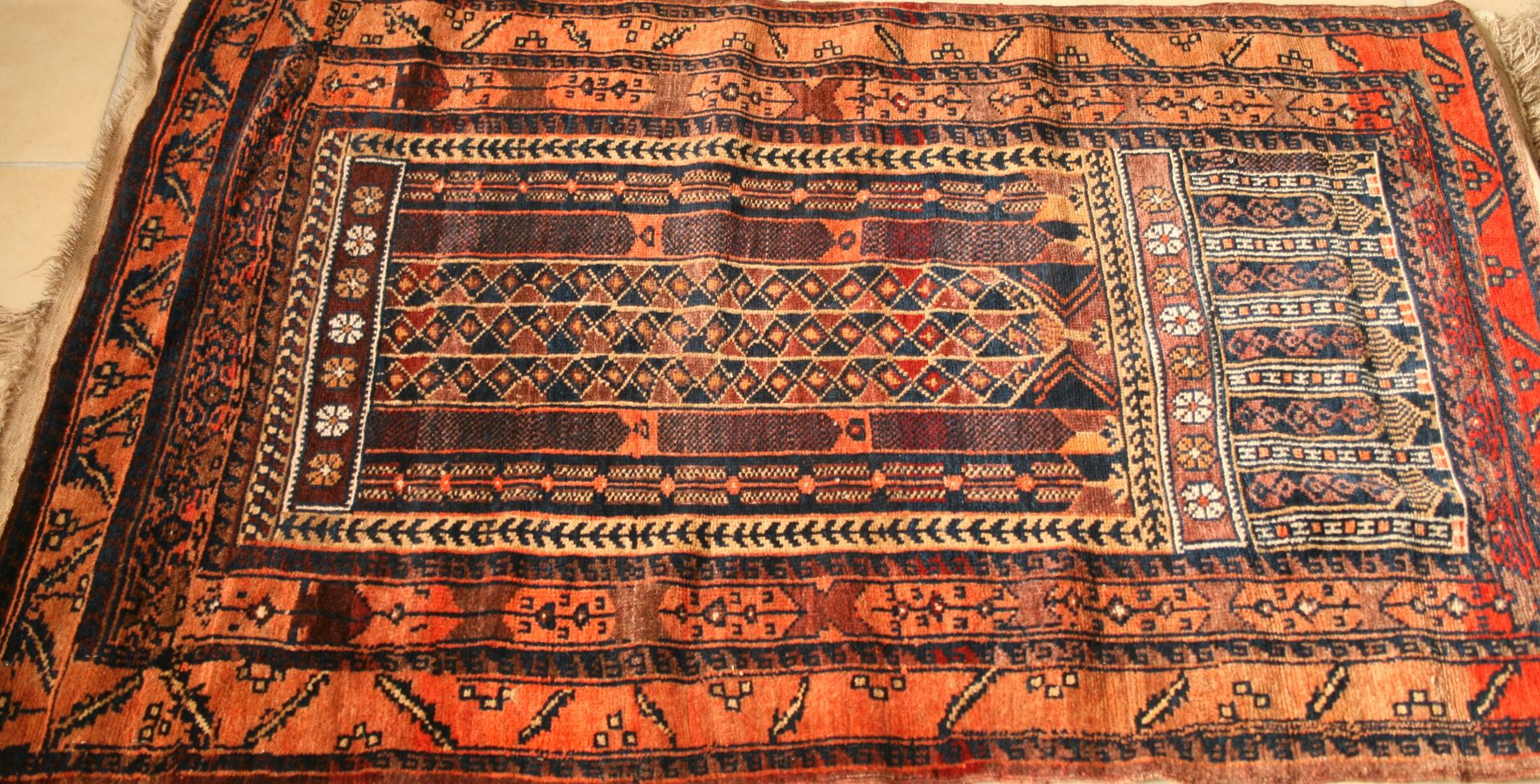 Petite tapis en laine, années 60/70, bon état - Dimensions : 125 x 82 cm - - Small [...]