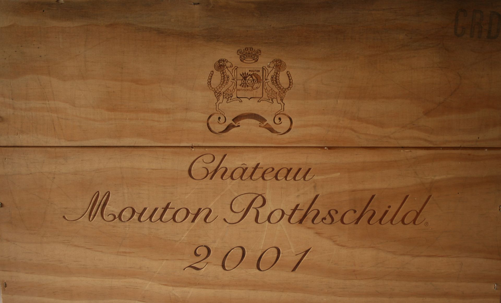 Caisse en bois d'origine de 6 bouteilles de Château MOUTON ROTHSCHILD 2001, Rouge, [...]