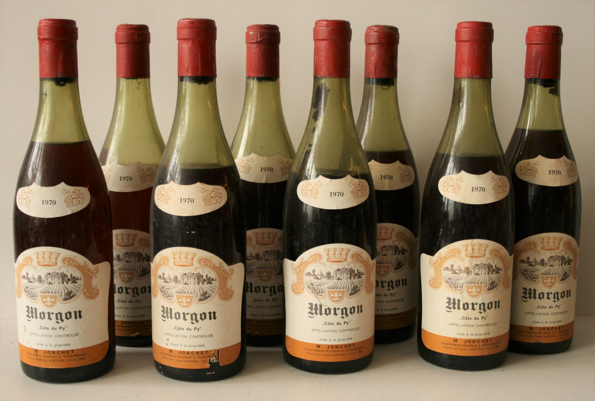 8 x MORGON, Côtes du PY, Domaine Jonchet, 1970, rouge, niveau vidange à haute [...]