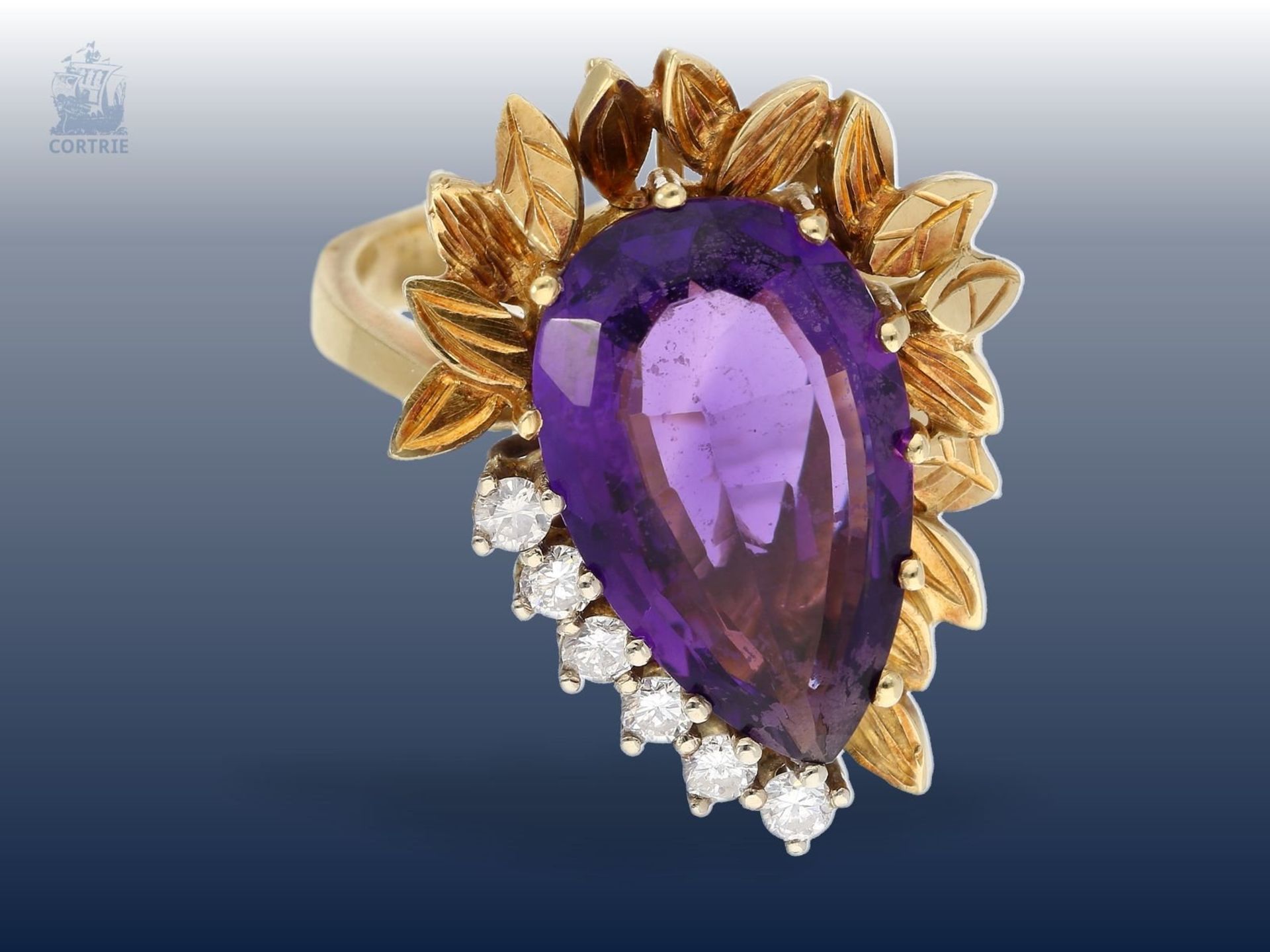 Ring: ausgefallener Amethyst/Brillant-Goldschmiedering, hochwertige Handarbeit in 18K Gold