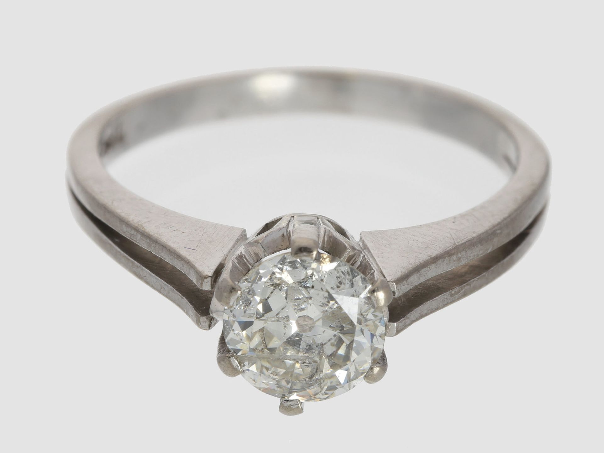 Ring: vintage Solitär-Goldschmiedering mit großem Diamant, ca. 1,35ct<b
