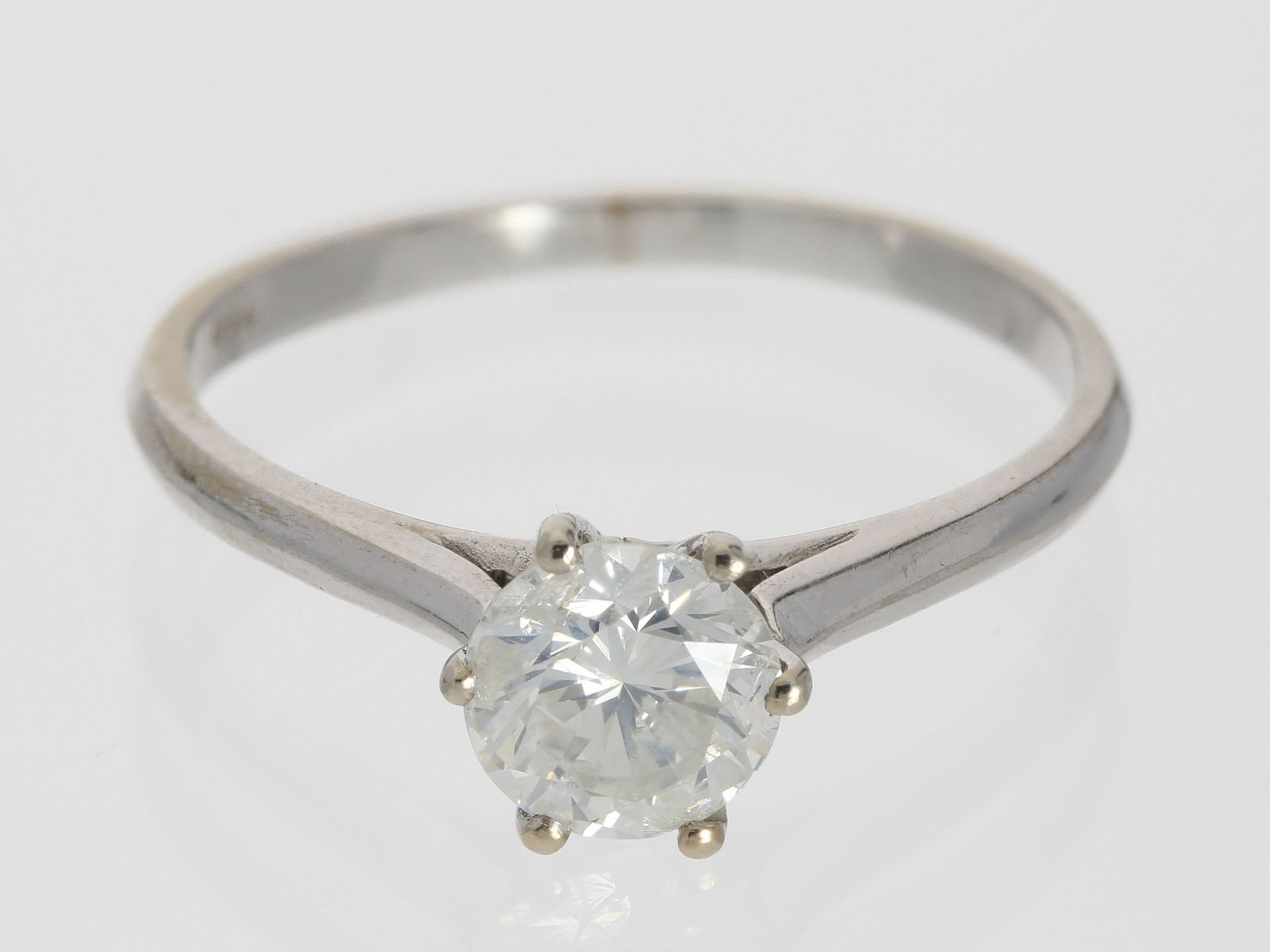 Ring: klassischer vintage Solitär/Brillantring, ca. 0,95ct<