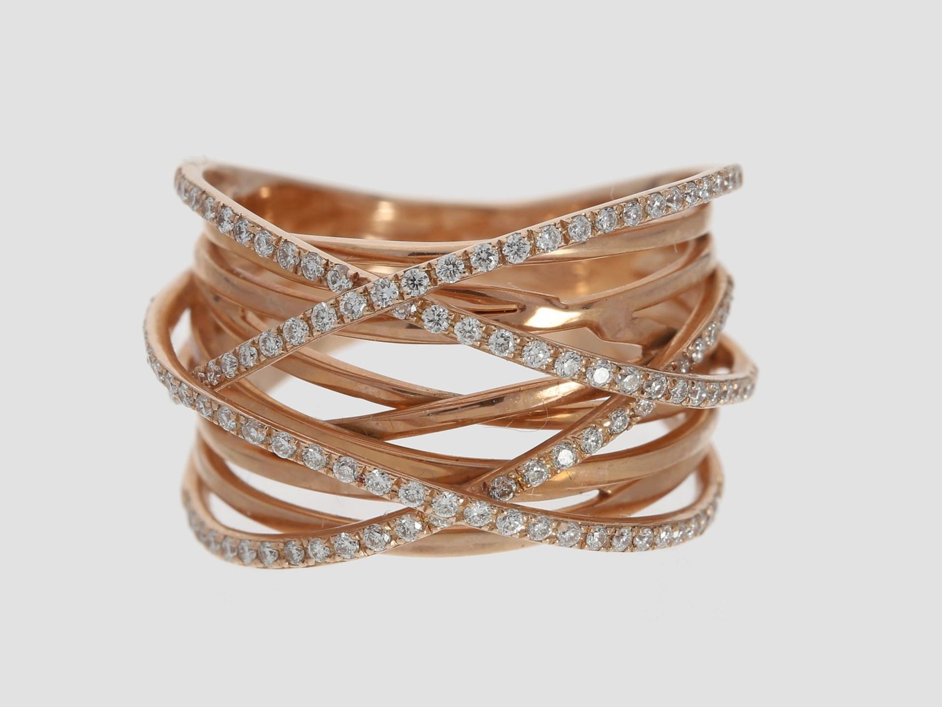 Ring: kreativ gestalteter Brillant-Goldschmiedering in Roségold, ca. 0,39ct, ungetragen<