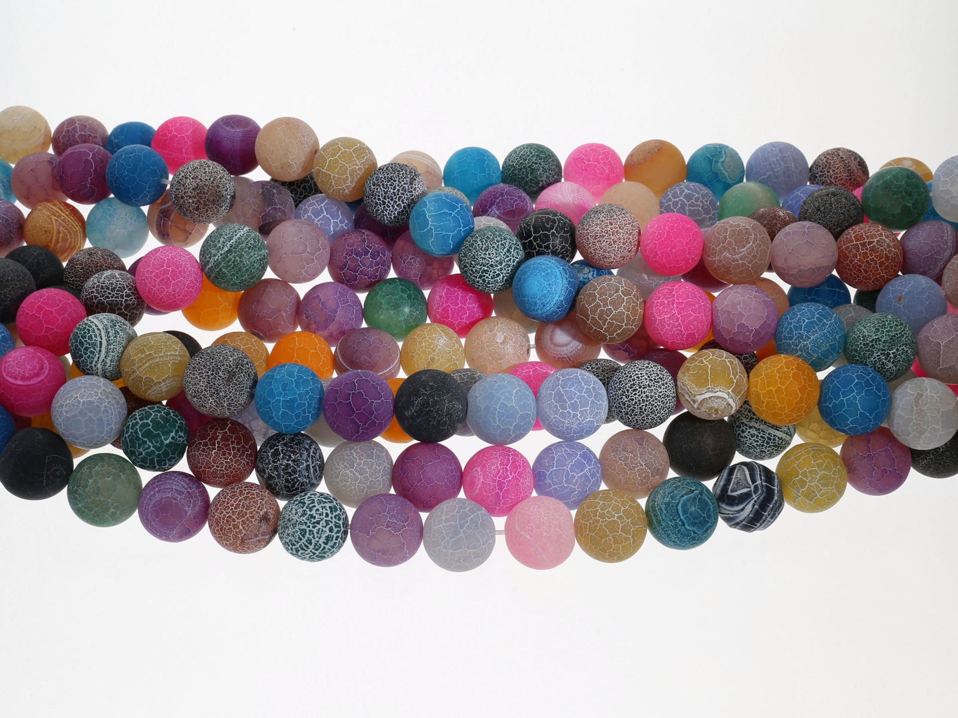 Kette/Collier: interessantes und großes Konvolut neuwertige Ketten mit Steinen und Perlen besetzt, - Bild 2 aus 2