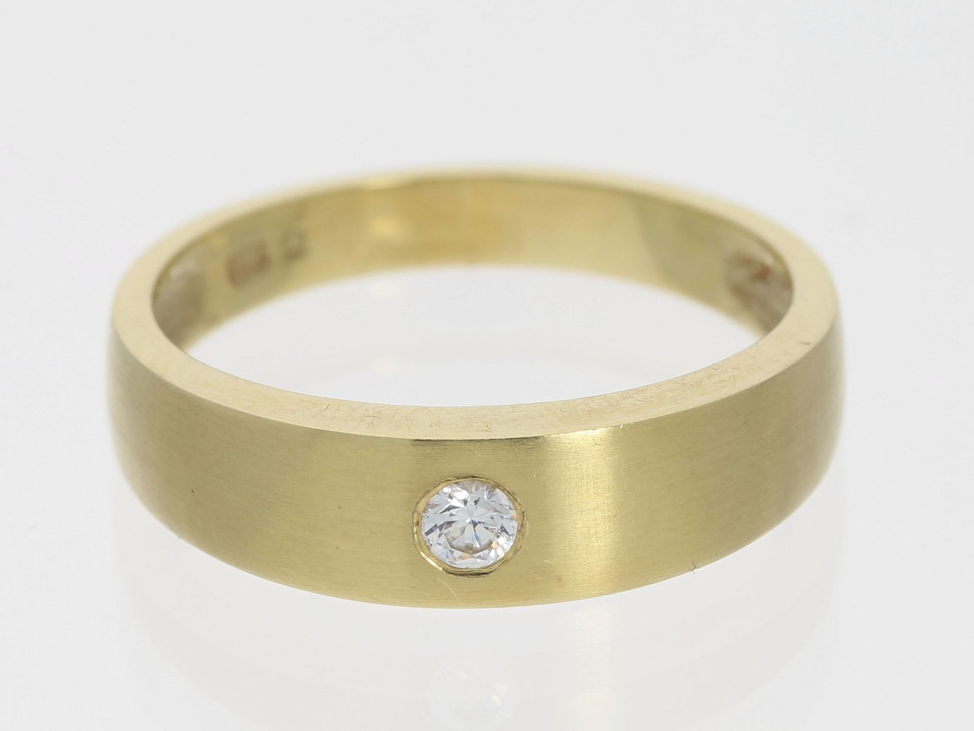 Ring: moderner Goldring mit farblosem Stein, neuwertig