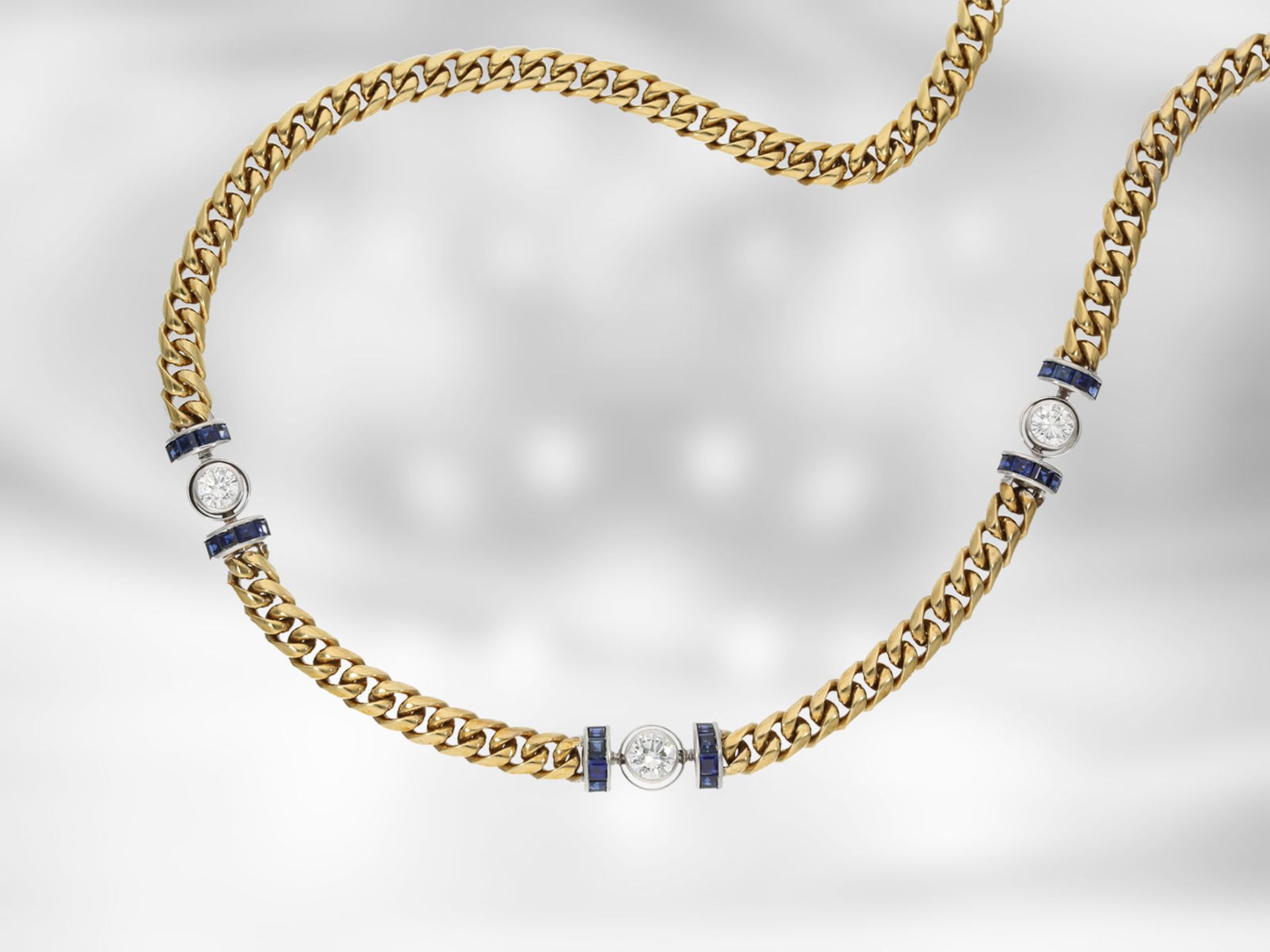 Collier: attraktives massives Panzercollier mit Brillanten und Saphiren, insgesamt ca. 4,06ct, 18K - Bild 3 aus 5