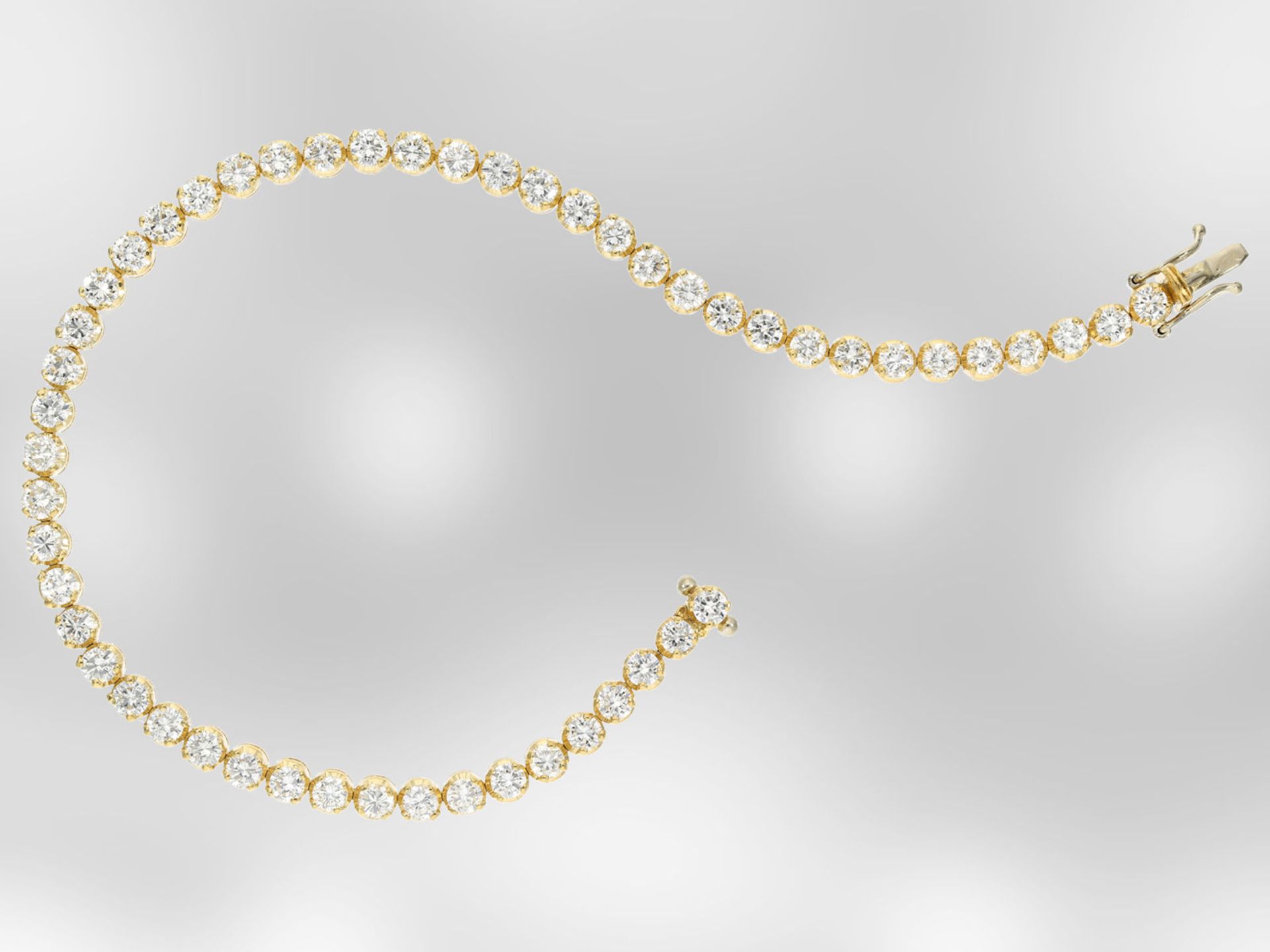 Armband: hochwertiges attraktives Tennisarmband mit Brillanten, ca. 4,66ct, 18K Gelbgold,