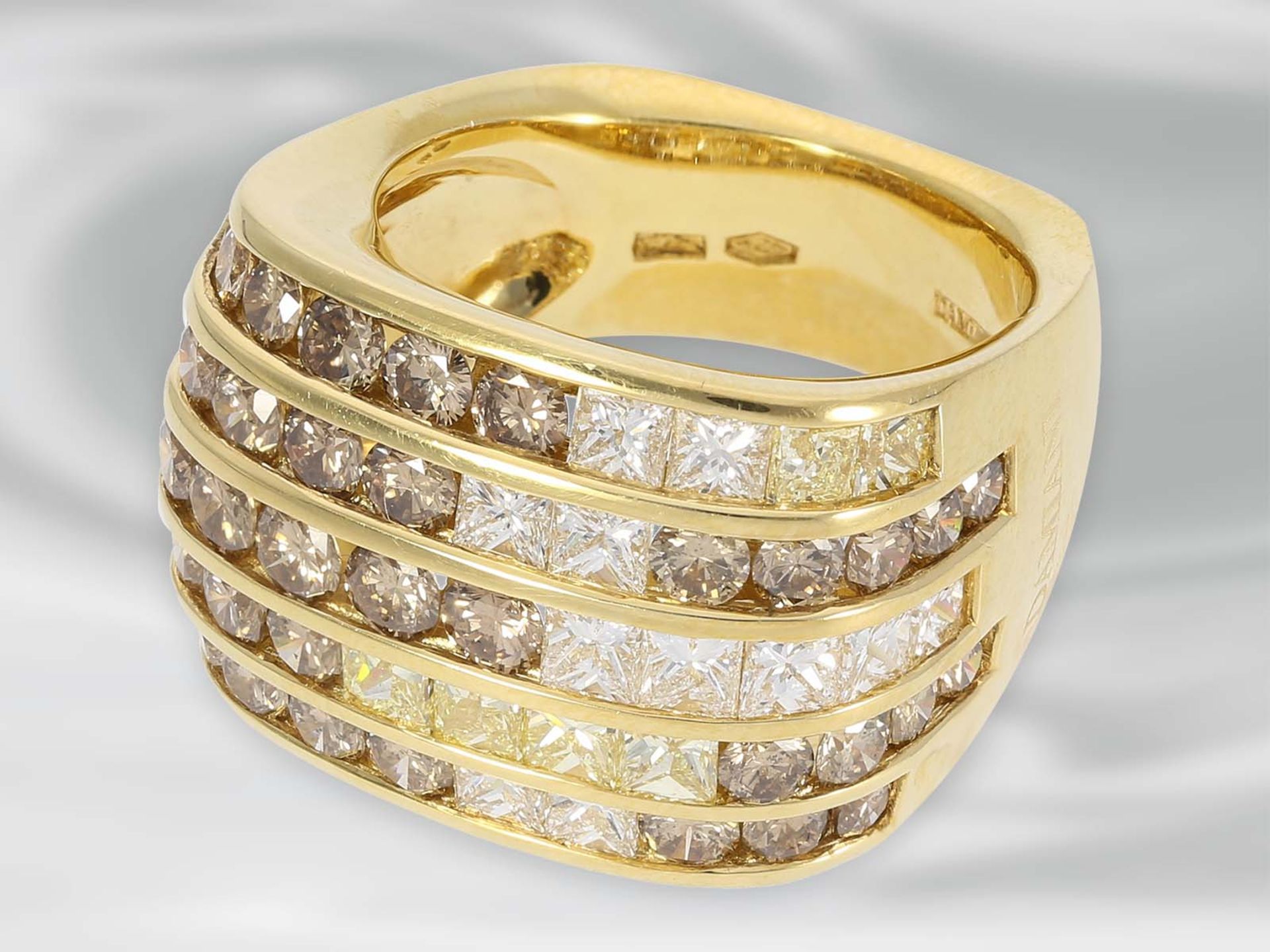 Ring: hochwertiger und äußerst massiver Designer-Cocktailring mit Brillanten/Diamanten, signiert - Image 4 of 5