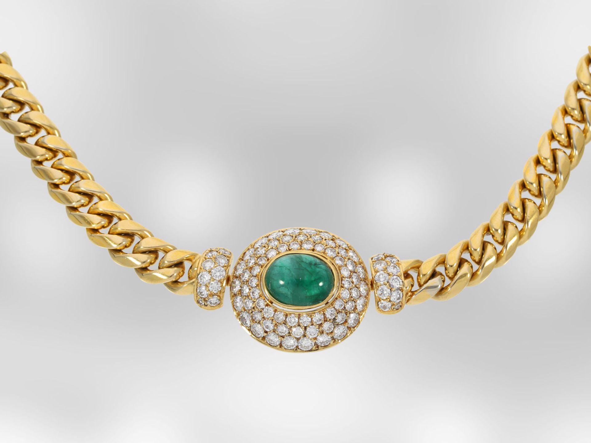 Collier: hochwertiges attraktives Smaragdcollier mit Brillanten, 18K Gold, Handarbeit Hofjuwelier