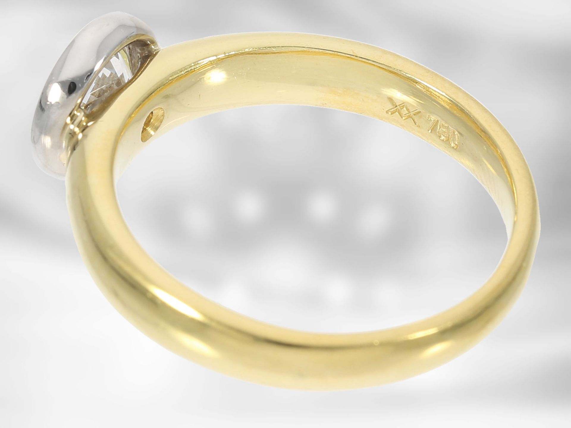 Ring: sehr wertvoller moderner Solitär/Brillantring, ca. 0,9ct, 18K Gold, River/VVS - Bild 2 aus 3