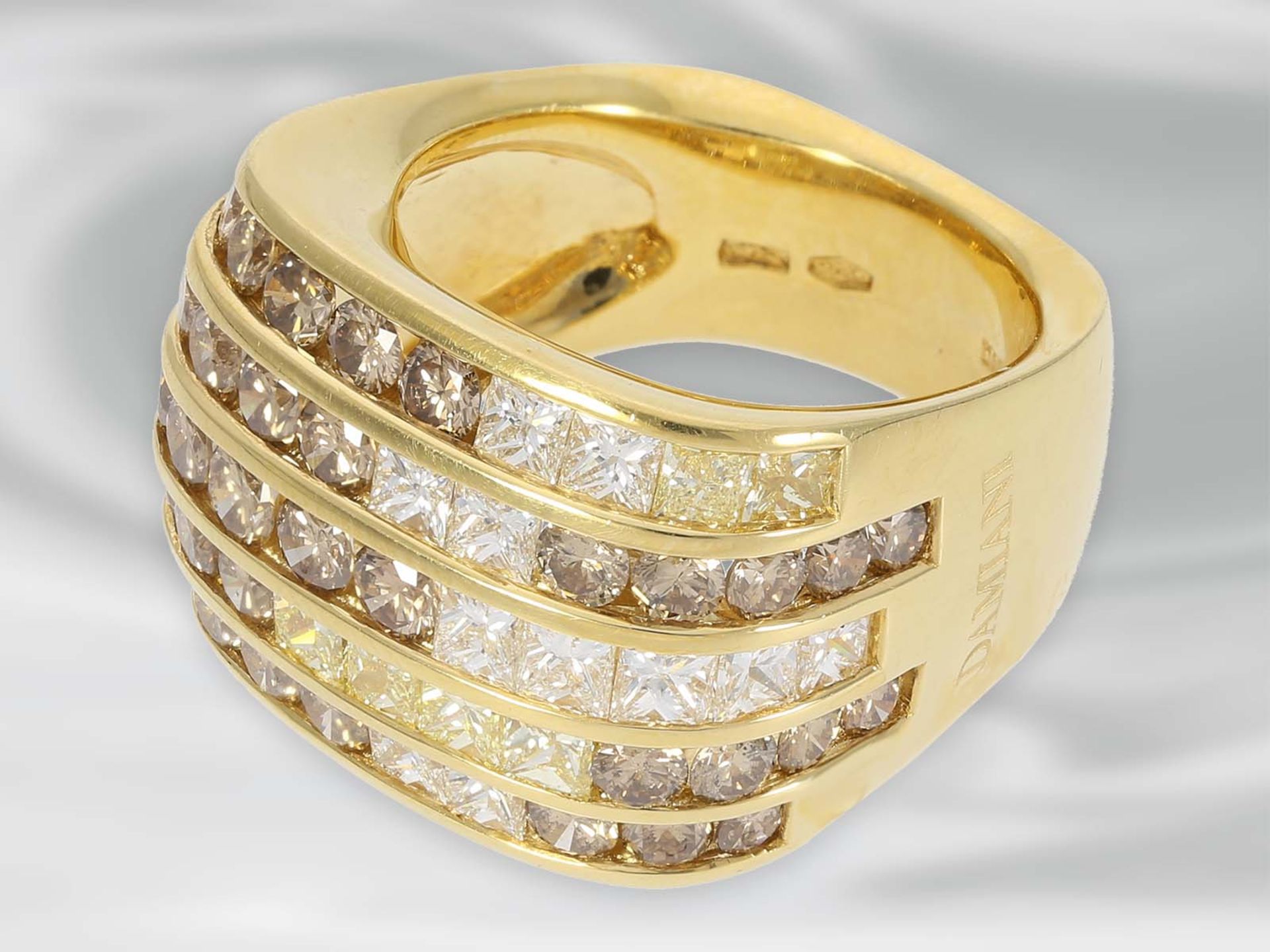 Ring: hochwertiger und äußerst massiver Designer-Cocktailring mit Brillanten/Diamanten, signiert