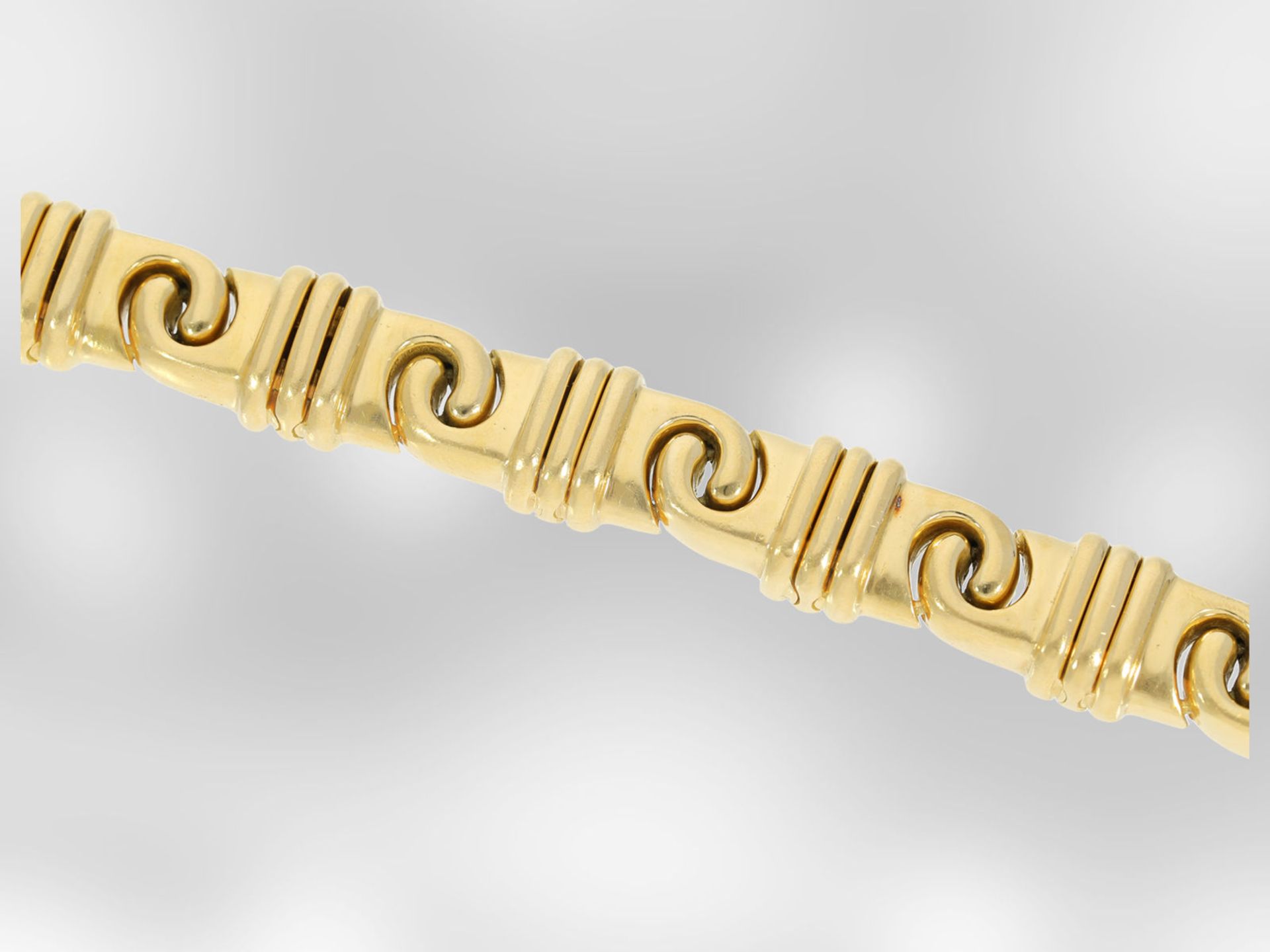 Armband: schweres dekoratives vintage Bvlgari-Armband mit Original-Etui, 18K Gold - Image 2 of 3