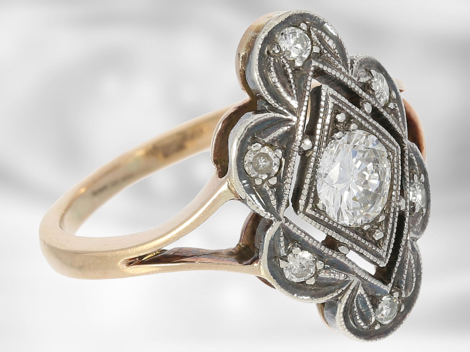 Ring: dekorativer Brillantring, insgesamt ca. 0,6ct, 14K Rotgold & Silber, antik - Bild 2 aus 4