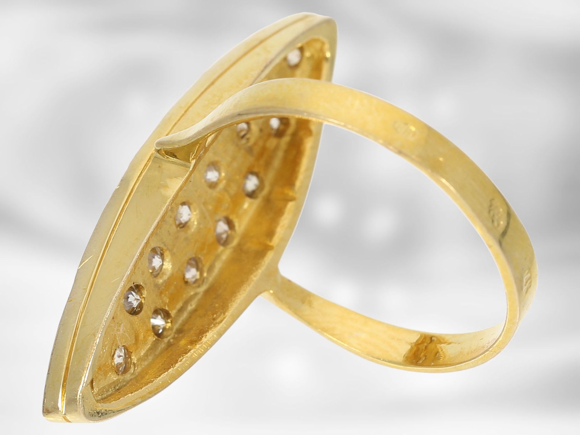 Ring: gelbgoldener antiker Marquisering mit Brillantbesatz, ca. 1,24ct, 14K Gold - Bild 2 aus 3