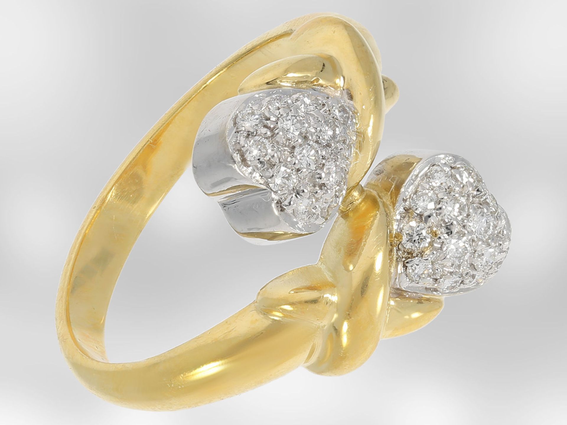 Ring: dekorativer Herzring mit Brillanten, ca. 0,28ct, 14K Gelbgold