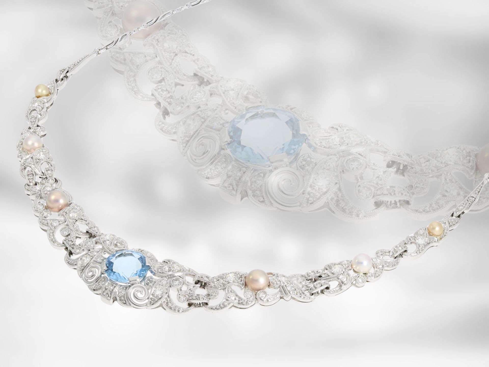 Kette/Collier: äußerst dekoratives vintage/antikes Aquamarincollier mit Perlen und Diamanten, - Bild 2 aus 4