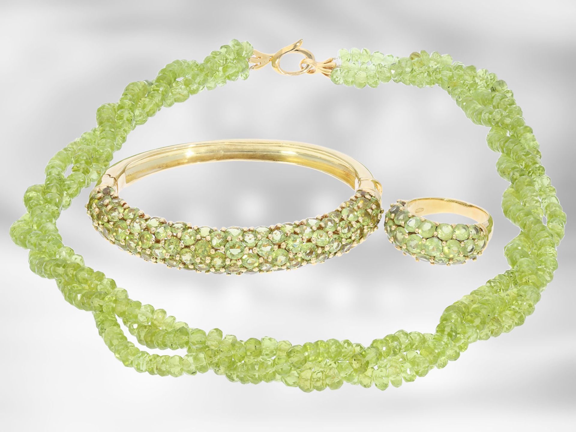 Kette/Collier/Armreif/Ring: sehr dekoratives vintage Peridot-Schmuckset, 18K und 14K Gold