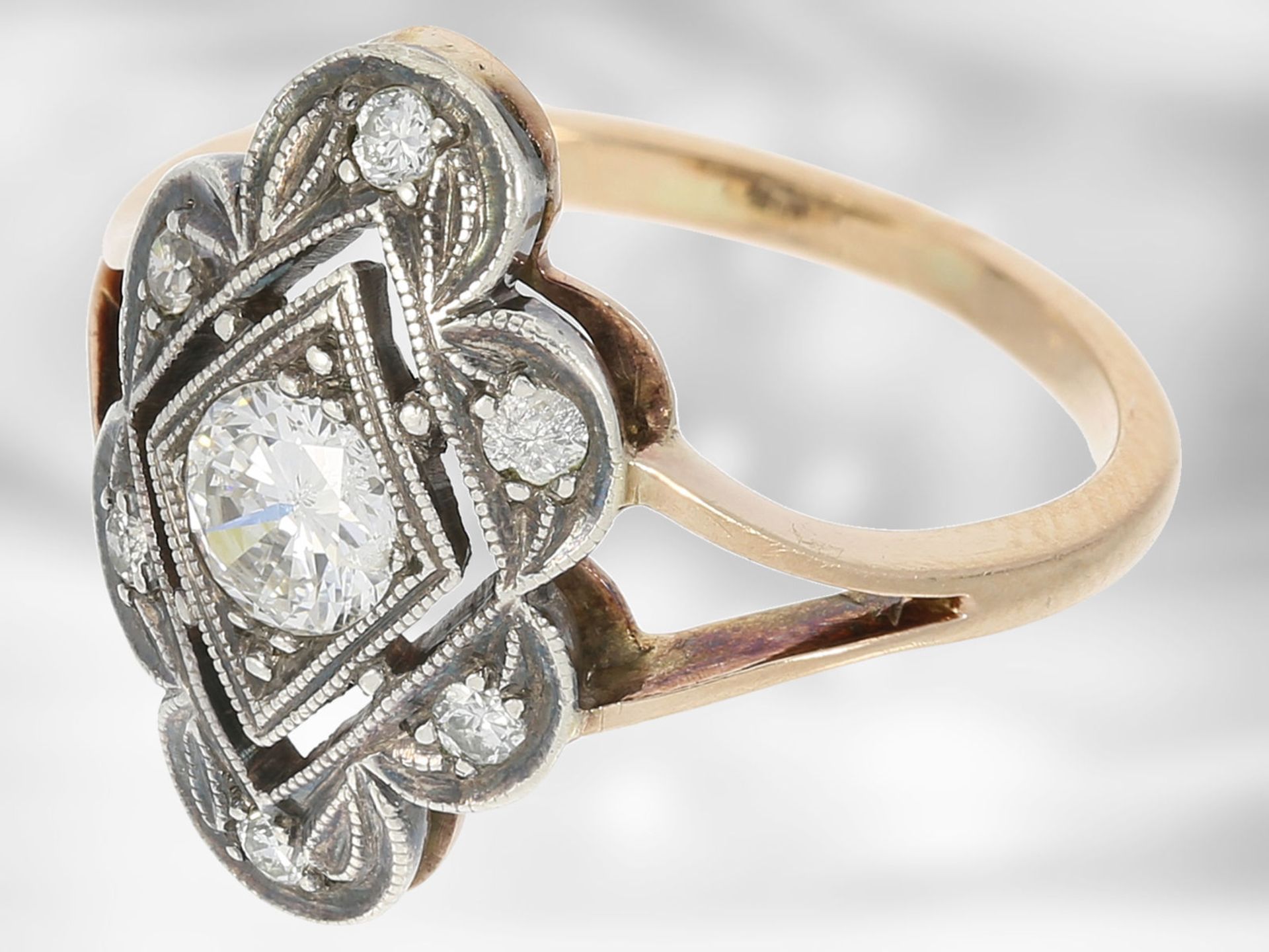 Ring: dekorativer Brillantring, insgesamt ca. 0,6ct, 14K Rotgold & Silber, antik - Bild 3 aus 4