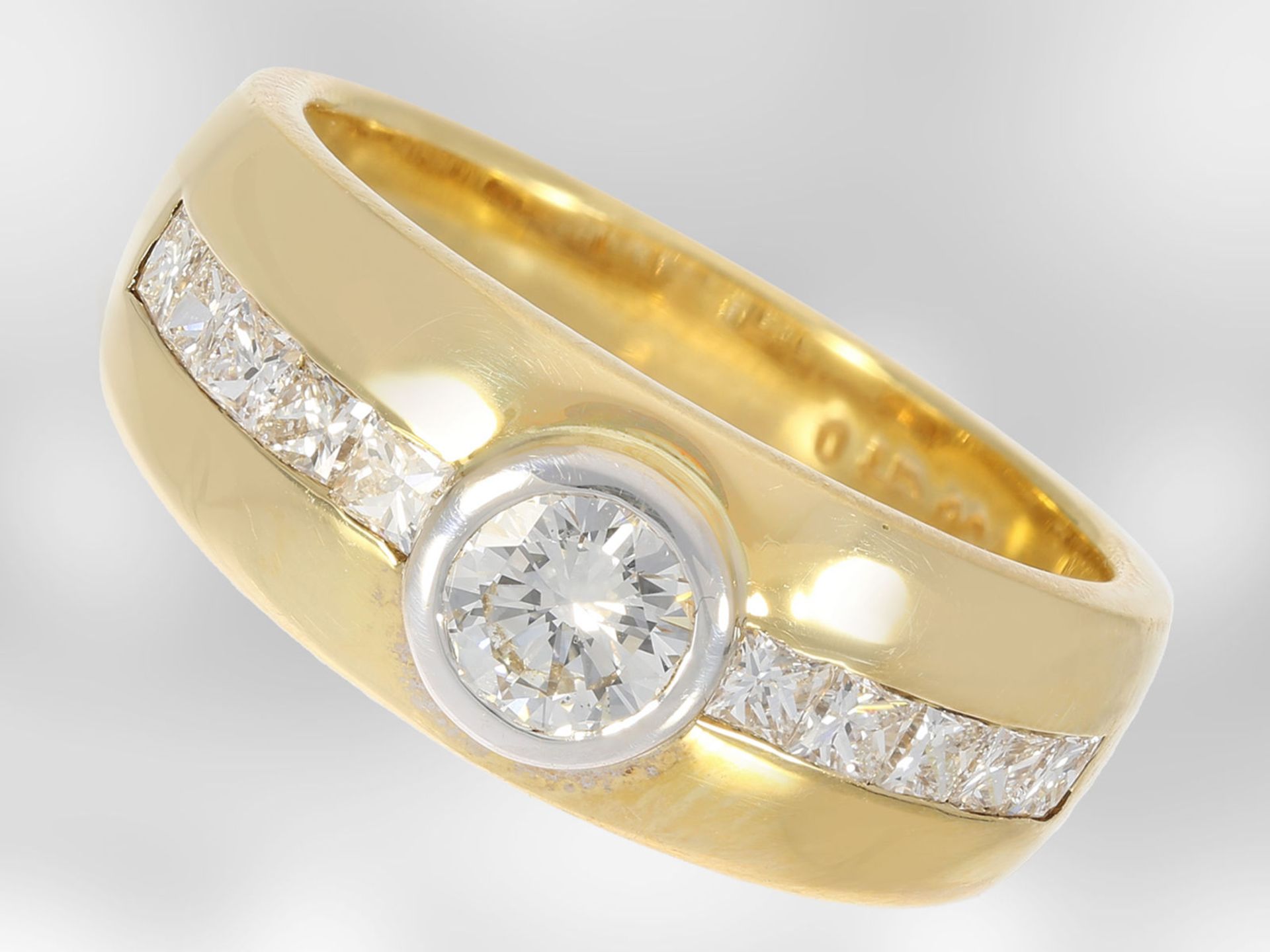 Ring: klassischer Brillant/Diamant-Bandring, 18K Gold, Goldschmiedearbeit Hofjuwelier RoesnerCa.