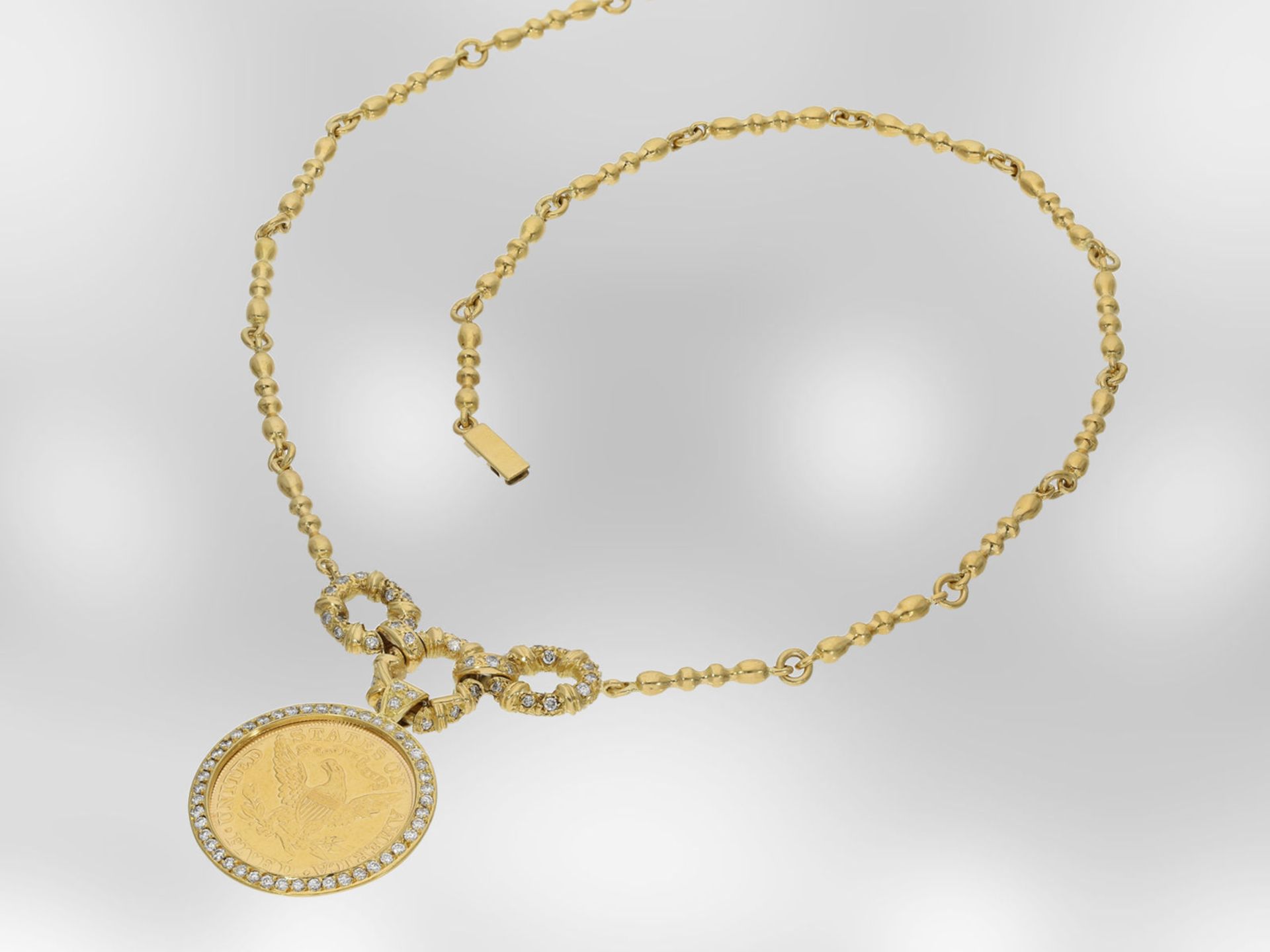 Kette/Collier: dekoratives Münzcollier mit Brillanten, ca. 0,50ct, 18K und 21,6K Gelbgold, unikate