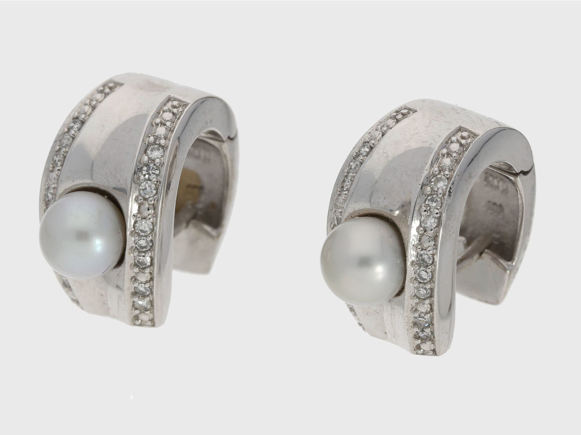 Ohrschmuck: interessant gefertigte, neuwertige Perlen/Diamant-Ohrstecker