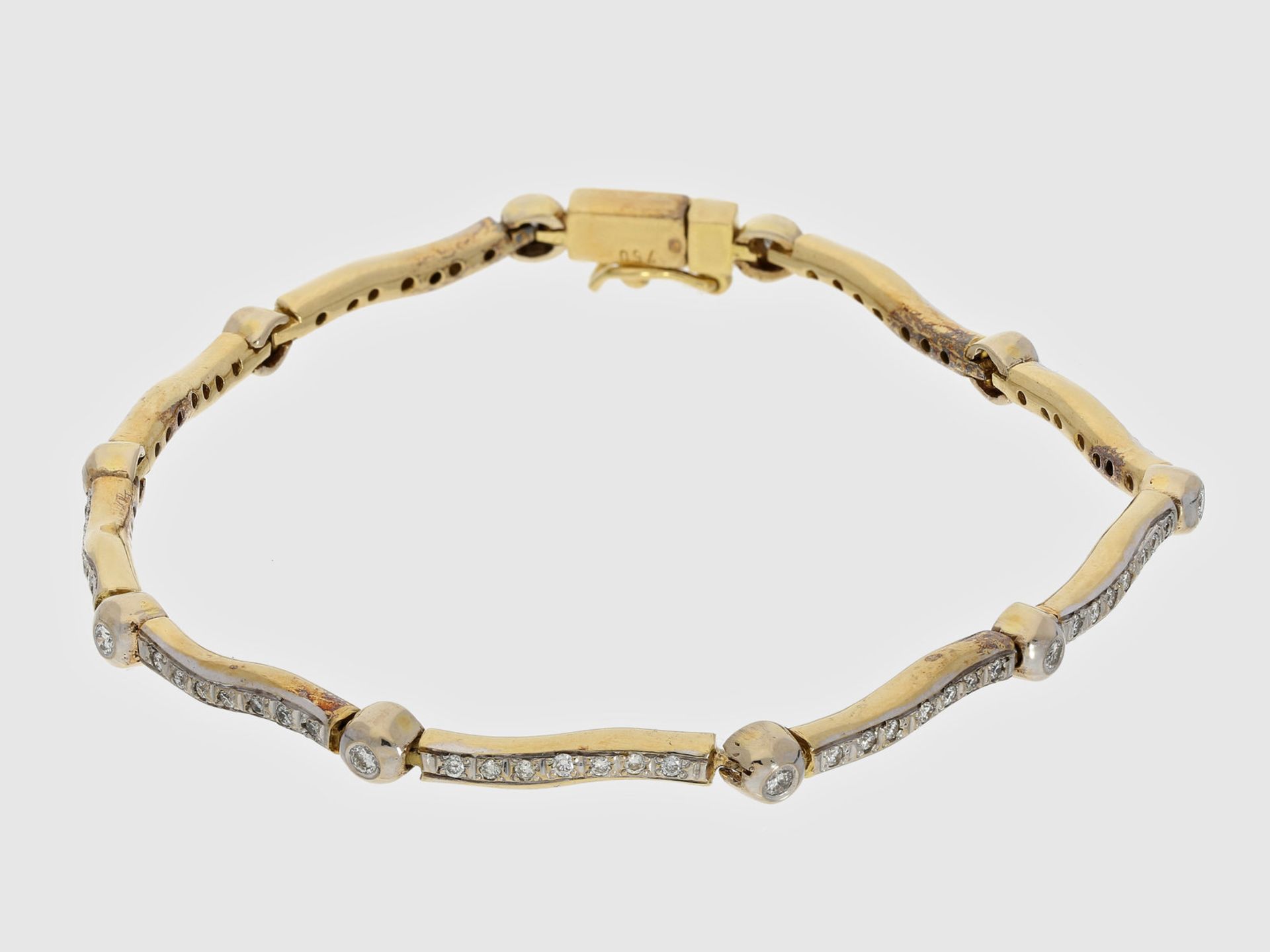 Armband: feines Goldarmband vollständig mit Brillanten besetzt, insgesamt ca. 1ct, 18K GelbgoldCa.