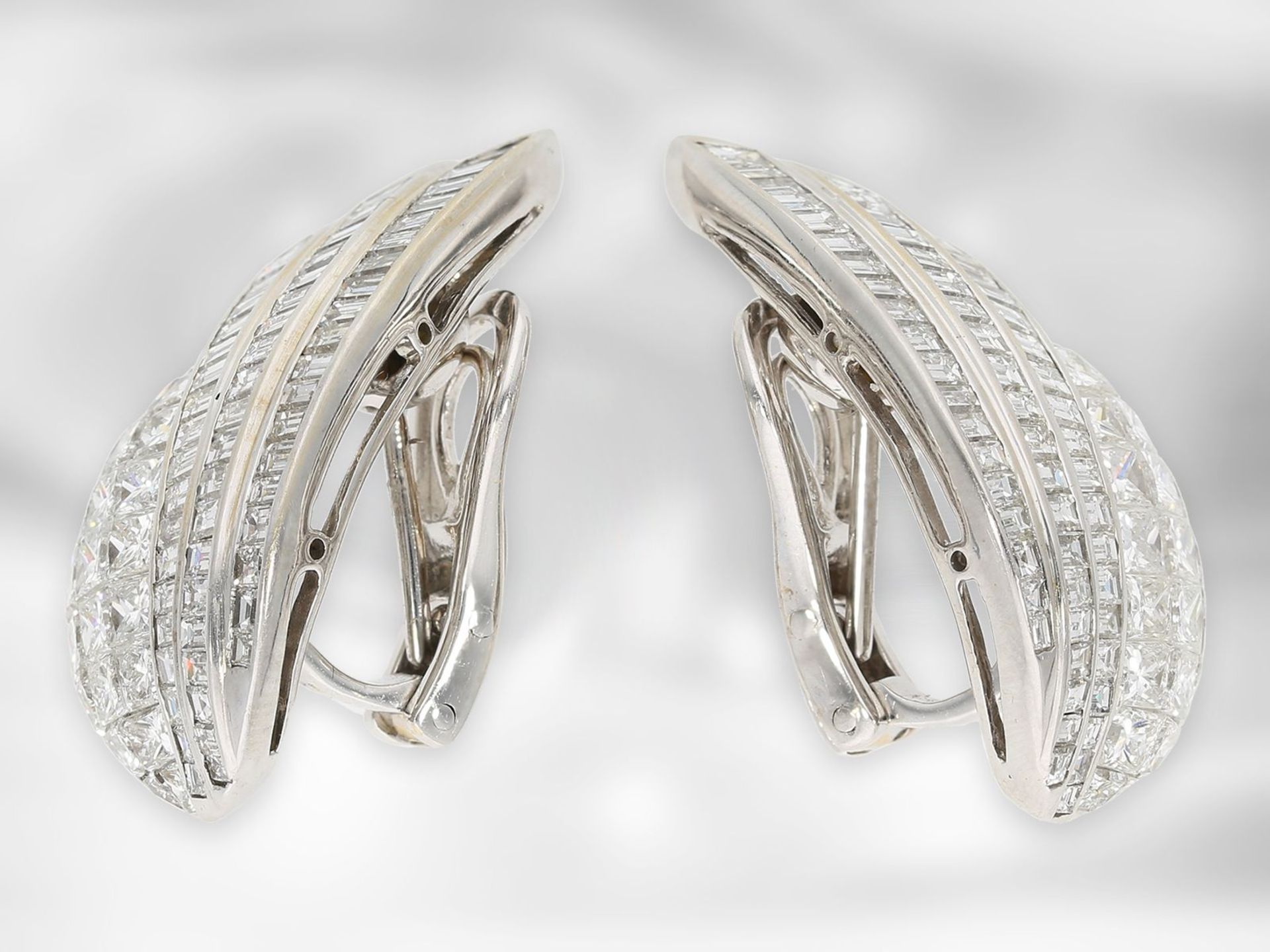 Ohrschmuck: äußerst luxuriöse "Angel Wings" Diamantohrclips von Hofjuwelier Roesner, insgesamt ca. - Image 2 of 2