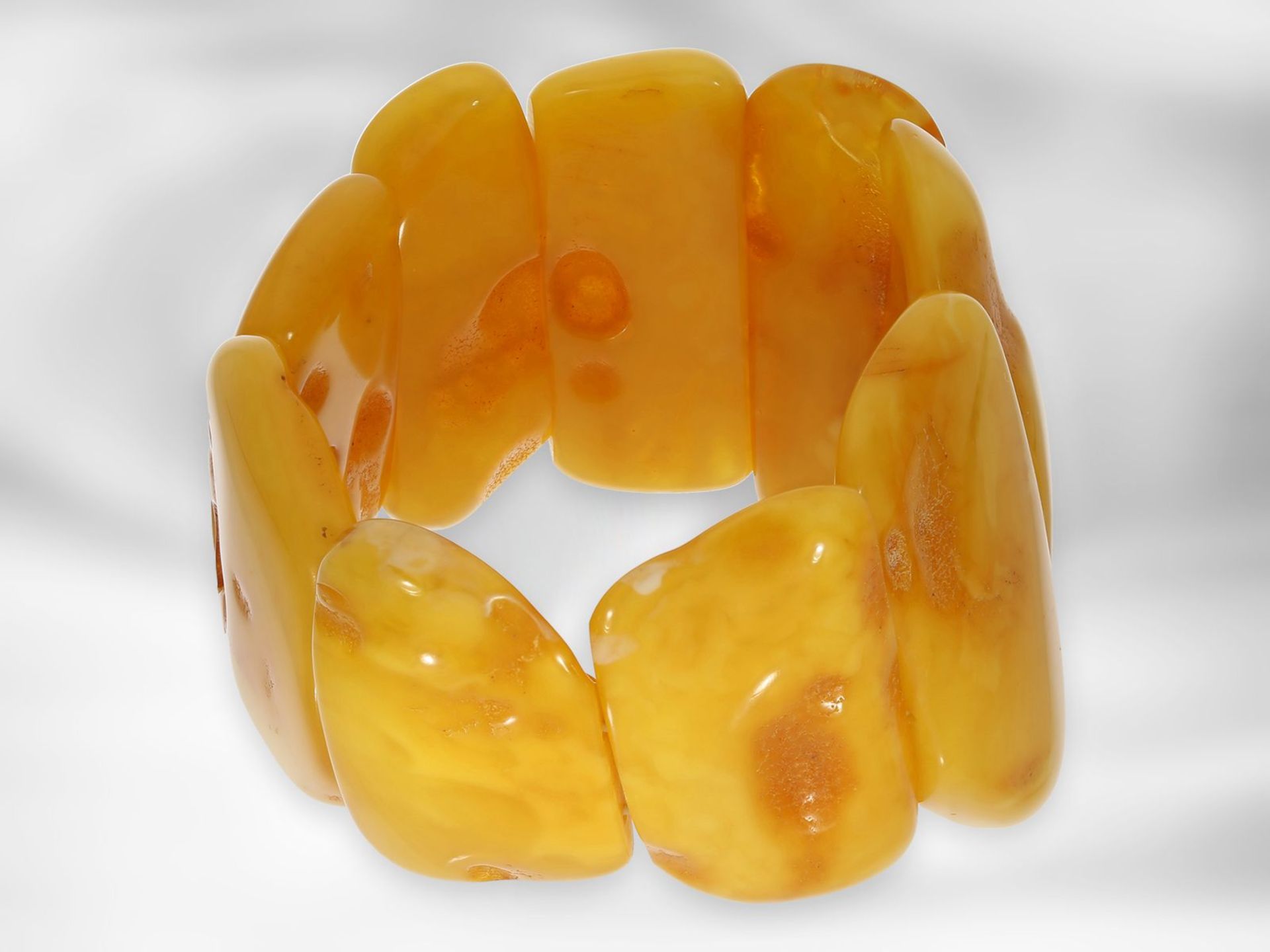 Armband: sehr schönes hochwertiges honigfarbenes Bernsteinarmband, gesuchte Butterscotch-QualitätCa. - Bild 3 aus 3