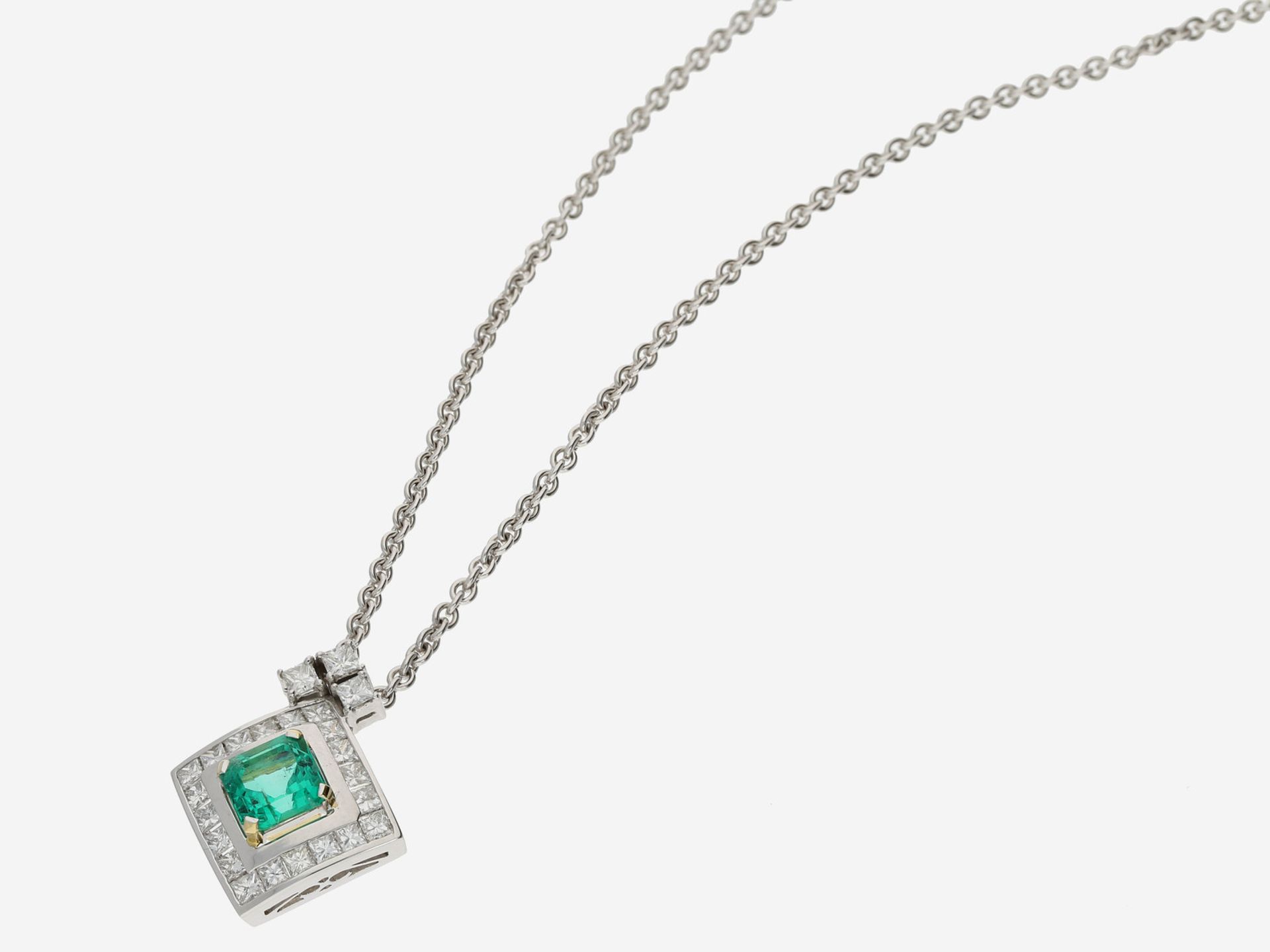 Kette/Collier: hochwertige Collierkette mit sehr schönem Smaragd/Diamant-Goldschmiedeanhänger, ca.