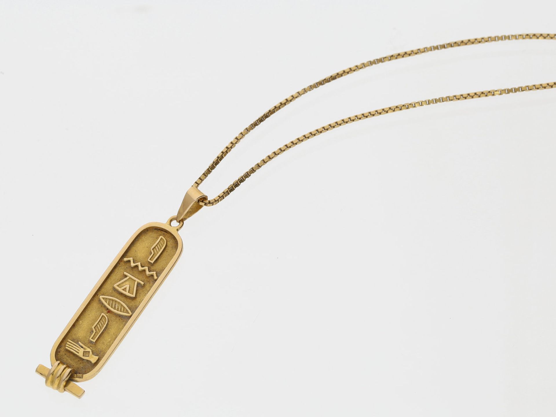 Kette/Collier: lange Gelbgoldkette mit ägyptischem Anhänger, 18K Gold Ca. 60cm lang, ca. 10,2g, 18K