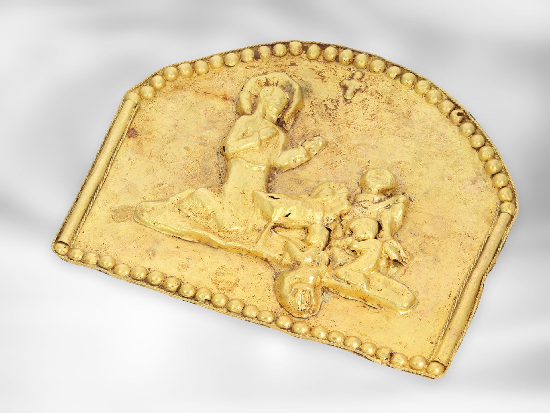 Relief: frühes antikes Goldrelief, Darstellung der Geburt Christi, vermutlich ca.2000 Jahre alt Ca. - Bild 2 aus 3