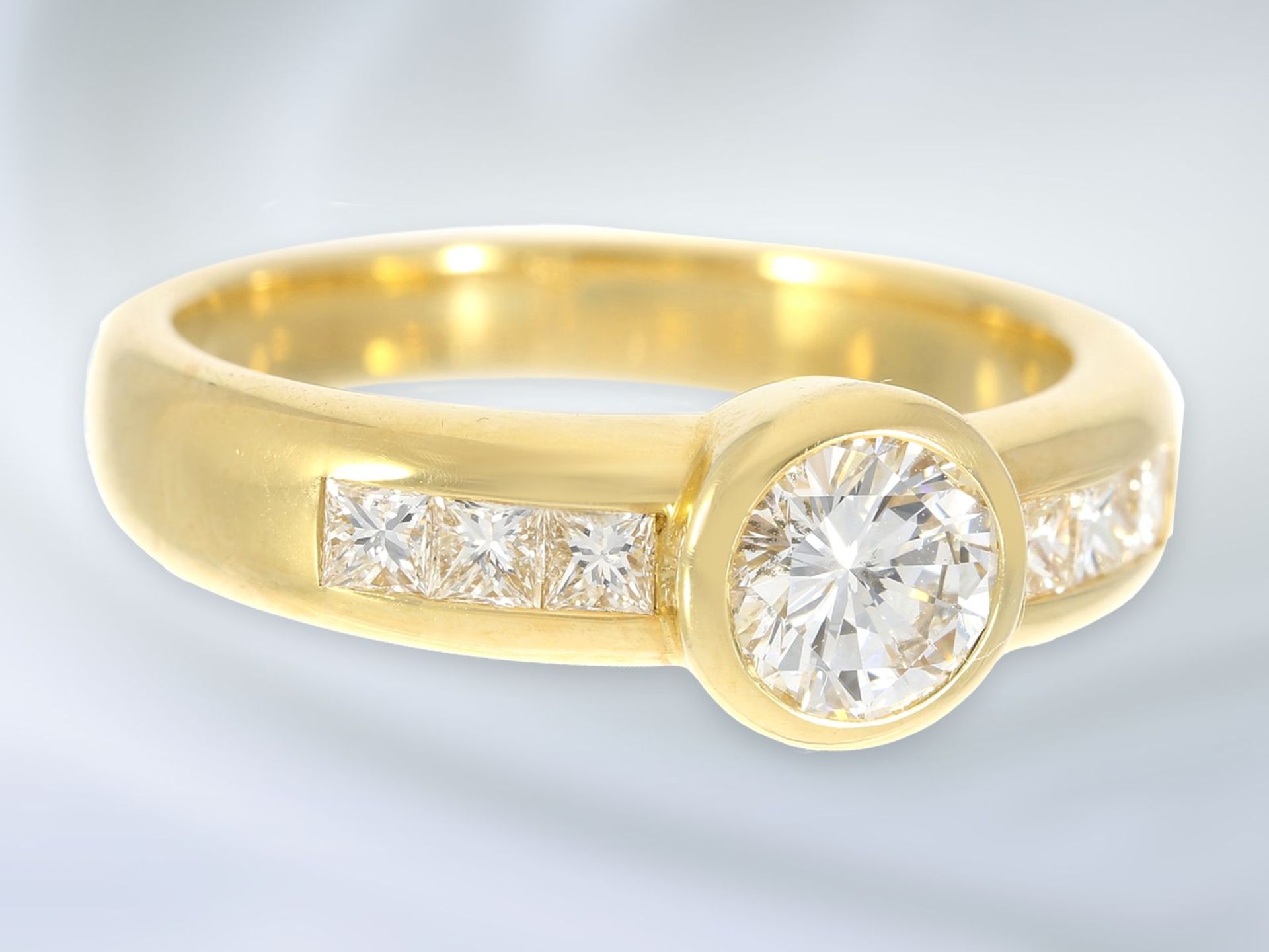 Ring: sehr hochwertig gearbeiteter, moderner Brillant/Solitär-Goldschmiedering, hohe Qualität, ca. - Image 2 of 2