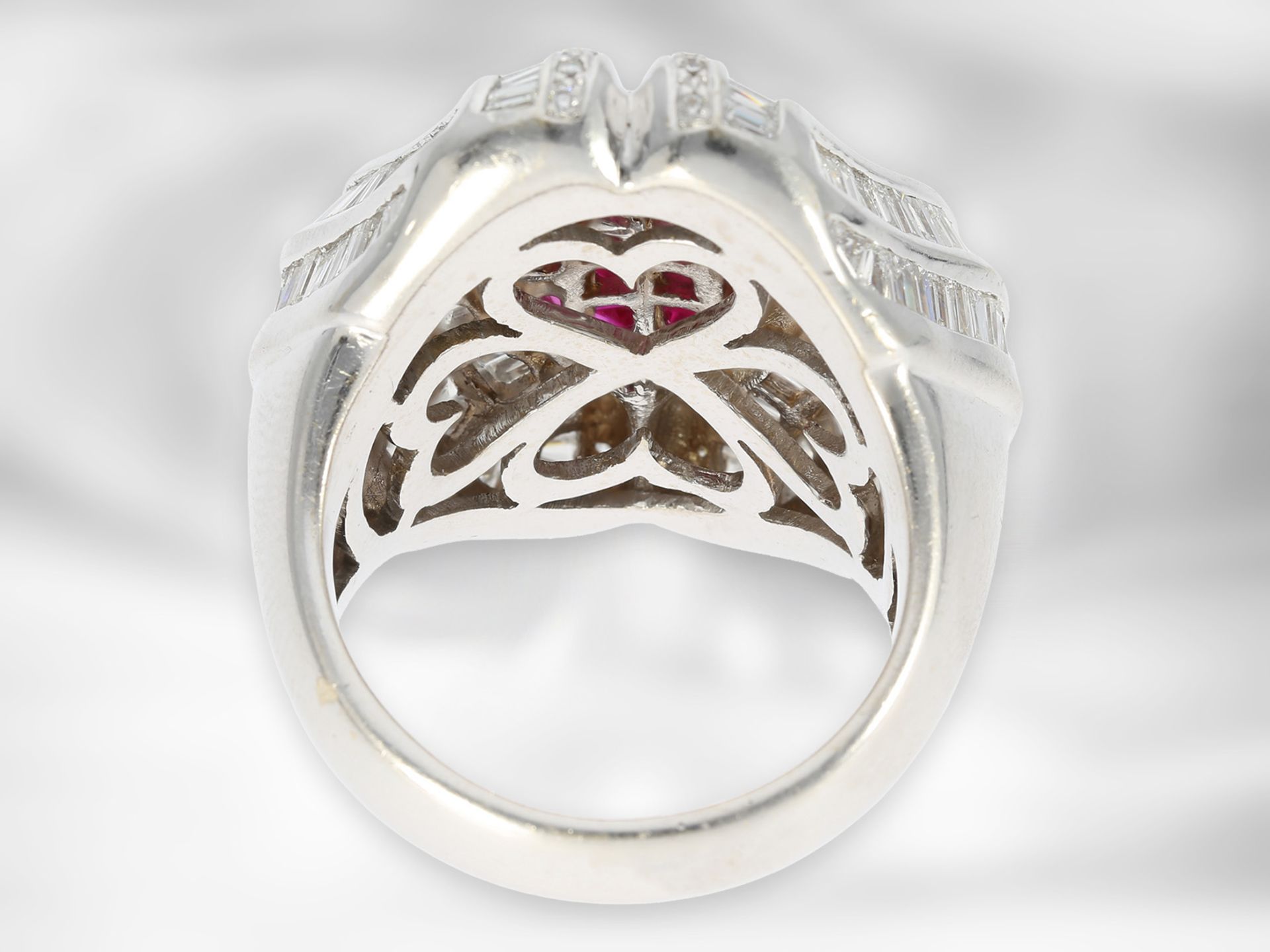 Ring: extravaganter luxuriöser Diamant/Rubinring, insgesamt ca. 5,49ct, 18K Weißgold, - Bild 6 aus 8