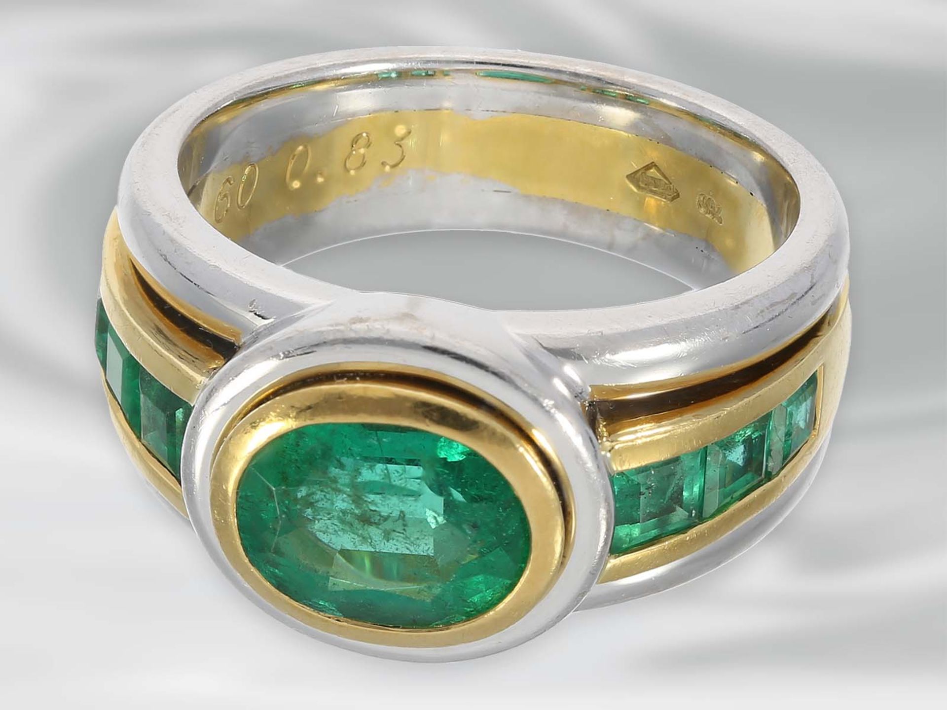 Ring: wertvoller und sehr solide gearbeiteter 18K Smaragd-Goldschmiedering, Mittelstein von 1,6ct - Bild 3 aus 4