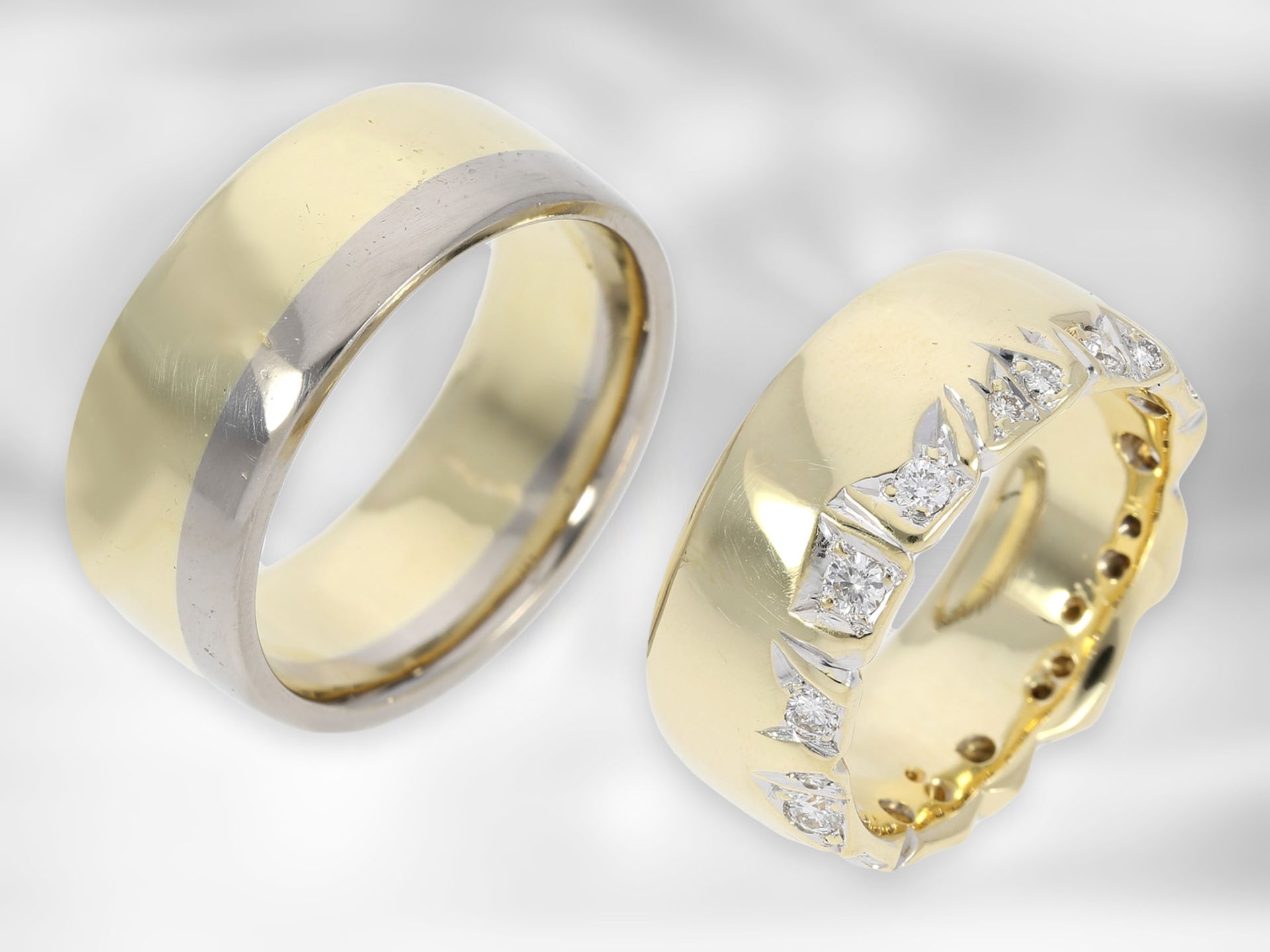 Ring: 2 unikate Goldschmiederinge, 1 Gelbgoldring mit Brillanten, 1 Bicolorring, 14K Gold,