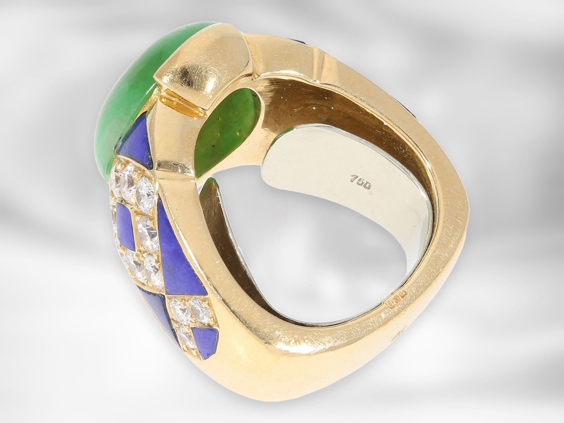 Ring: hochwertiger kunstvoll gearbeiteter Jadering mit Brillanten und Lapislazuli, 18K Gelbgold, - Bild 4 aus 5