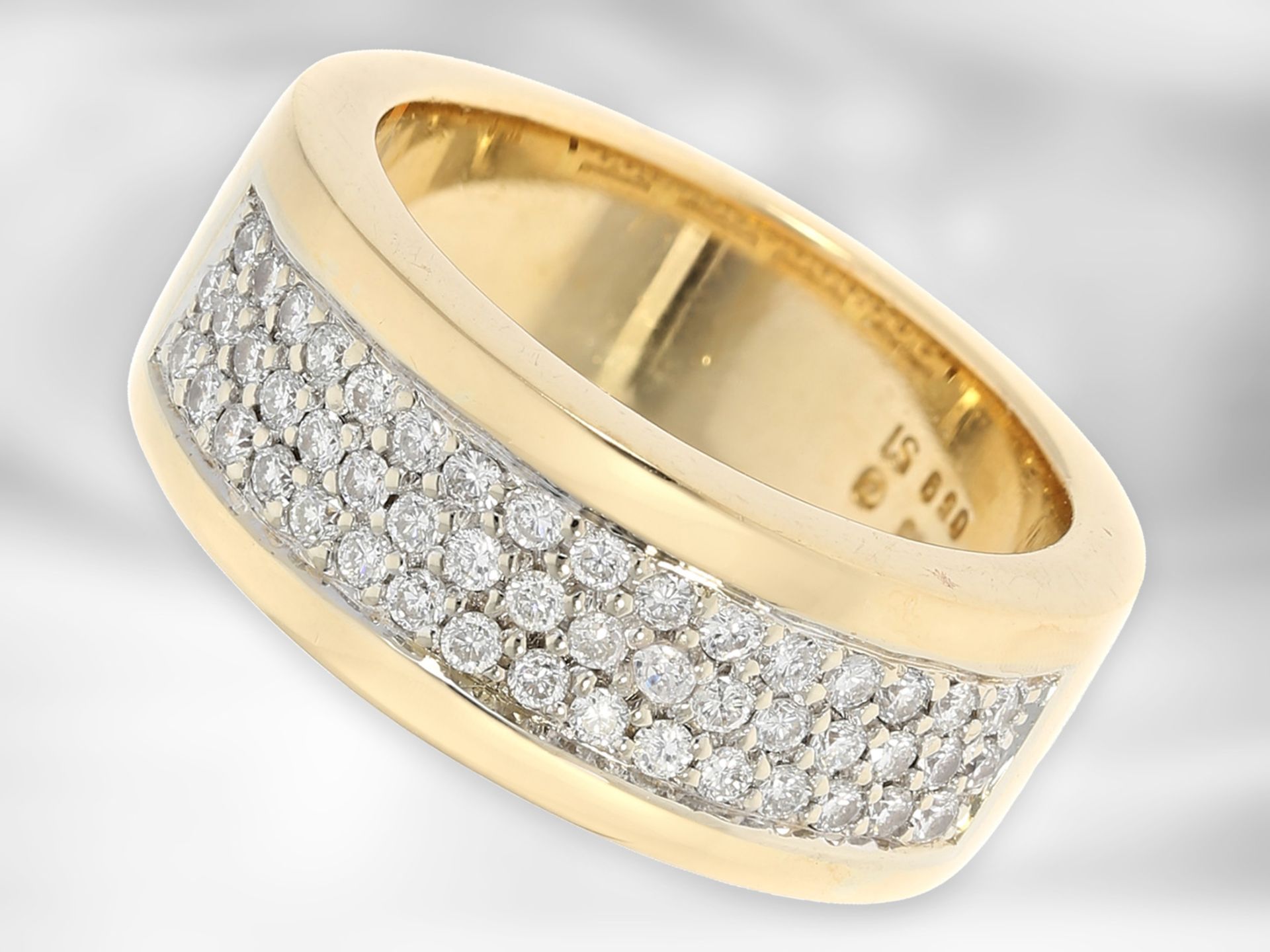 Ring: attraktiver moderner Gelbgoldring mit Brillanten, ca. 0,59ct, 18K Gold Ca. Ø17,5mm, RG55,