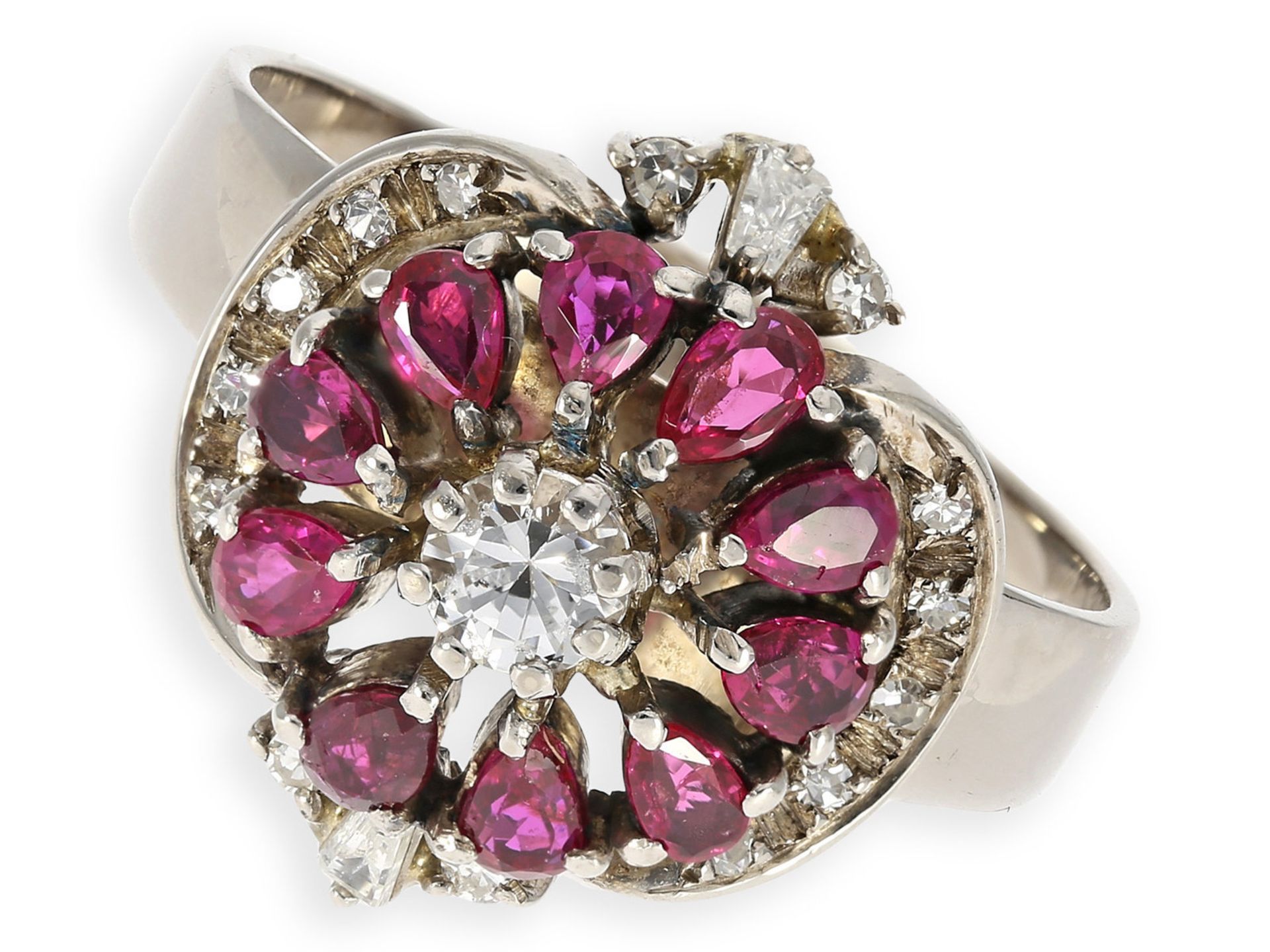 Ring: dekorativer vintage Rubin/Diamantring, insgesamt ca. 0,98ct, 18K Weißgold