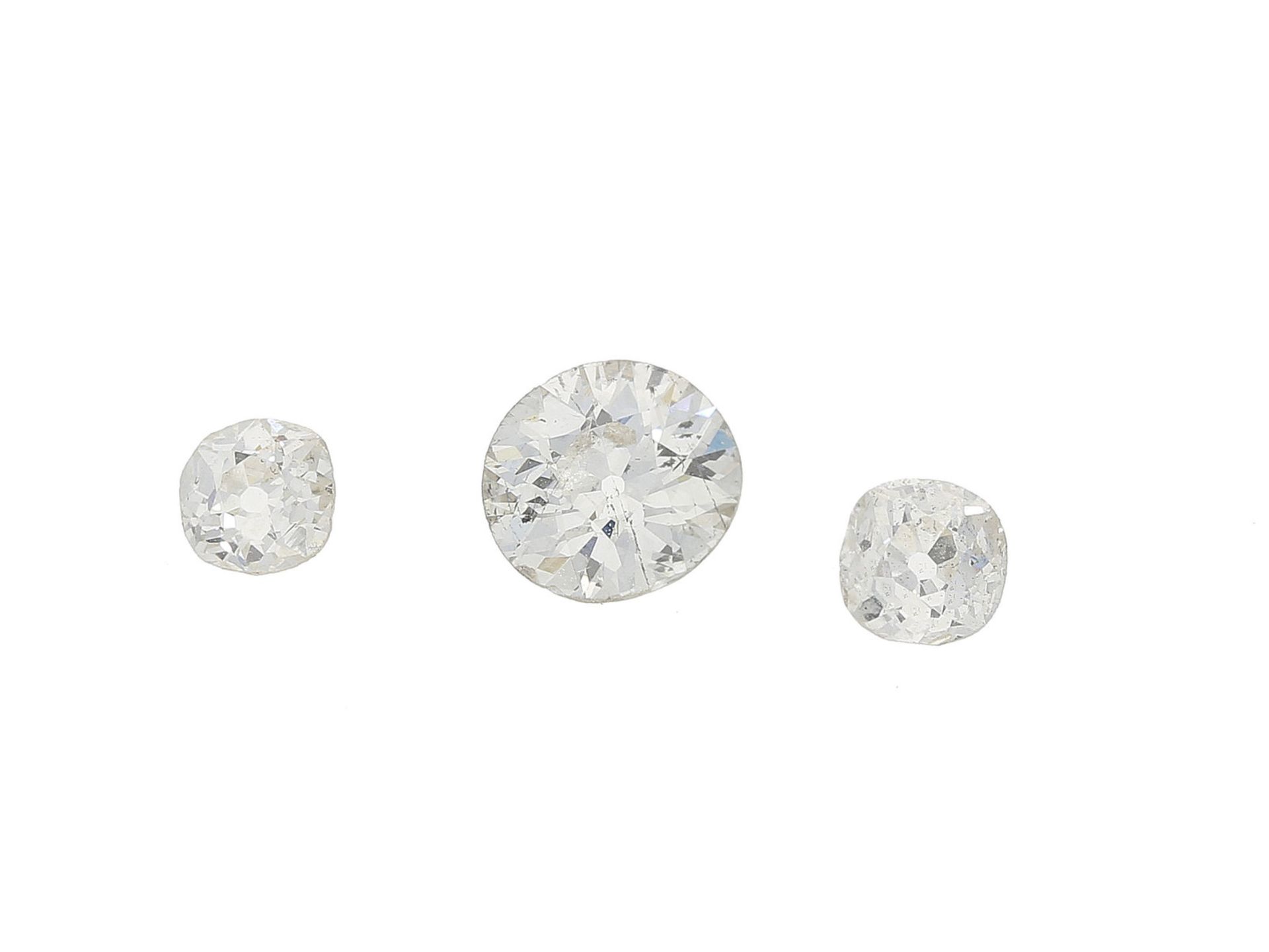 Diamant: 3 lose Diamanten, 1 Altschliff-Diamant und 2 Diamanten im Cushion-Cut, insgesamt ca. 1,2