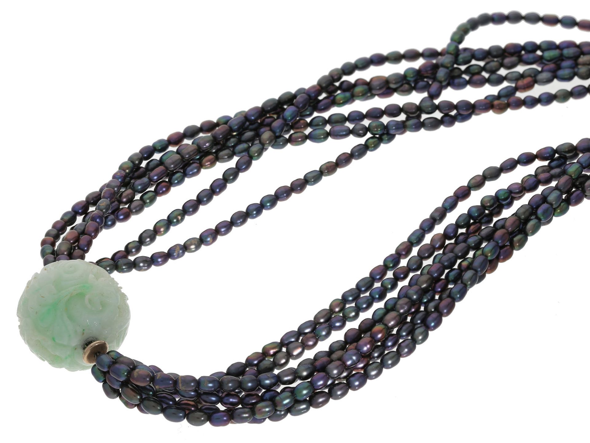 Kette/Collier: dekorative mehrreihige Perlenkette mit interessantem Jade-Mittelteil