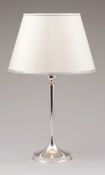 Tischlampe925er Silber. Punzen: Herst.-Marke, 925. H. 60 cm. Gew.: 1070 g (gewichtet).- - -22.00 %