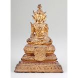 BuddhaThailand, 19. Jahrhundert. Bronze. Vergoldet. H. 25,5 cm. Sitzend auf dreifach getrepptem