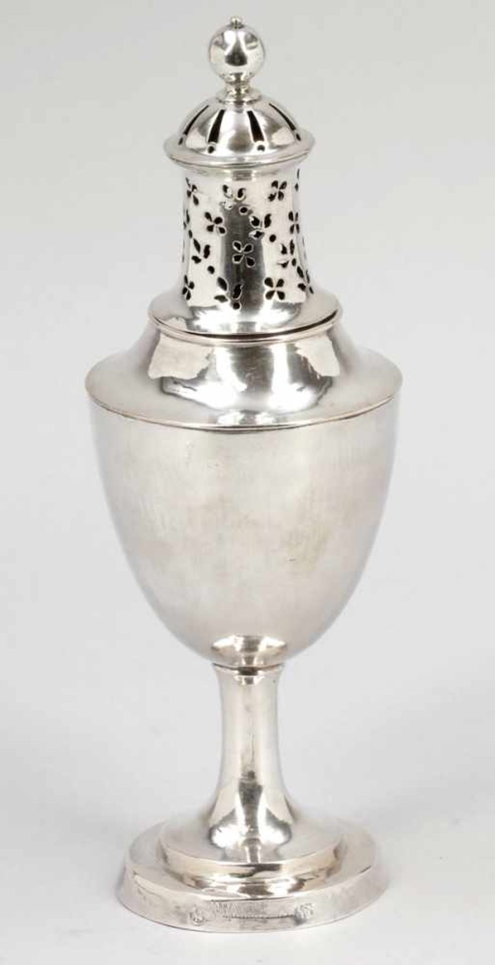 Biedermeier-Zuckerstreuer / Sugar CasterJohann Christian Samuel Kessner/Berlin, um 1800. Silber.