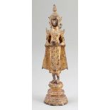 BuddhaThailand, 19. Jahrhundert. - Ayutthaya - Bronze. Vergoldet. H. 23 cm. Stehende Darstellung auf